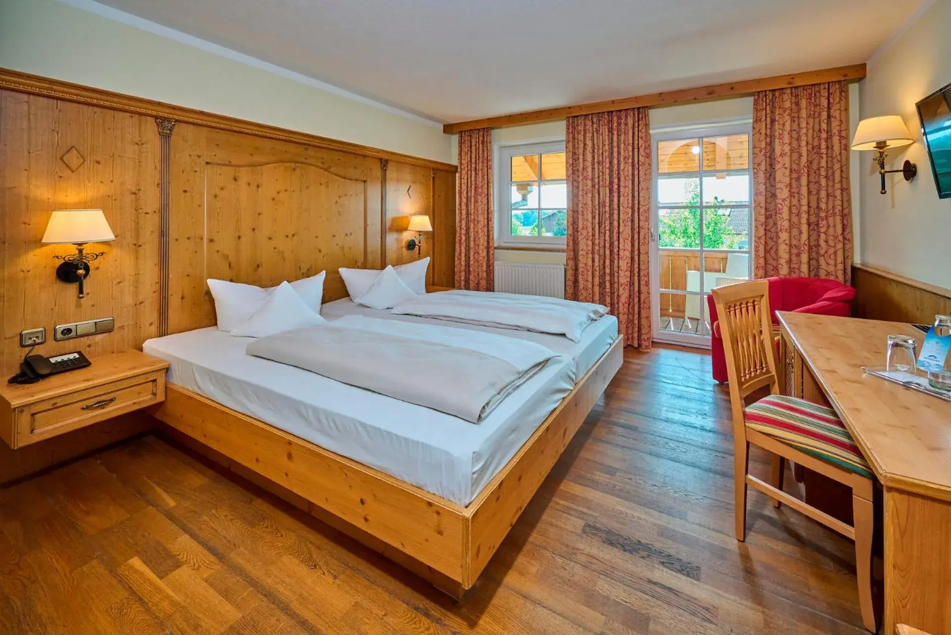 Double Room with Balcony in Hotel Happinger Hof Double Room with Balcony in Hotel Happinger Hof