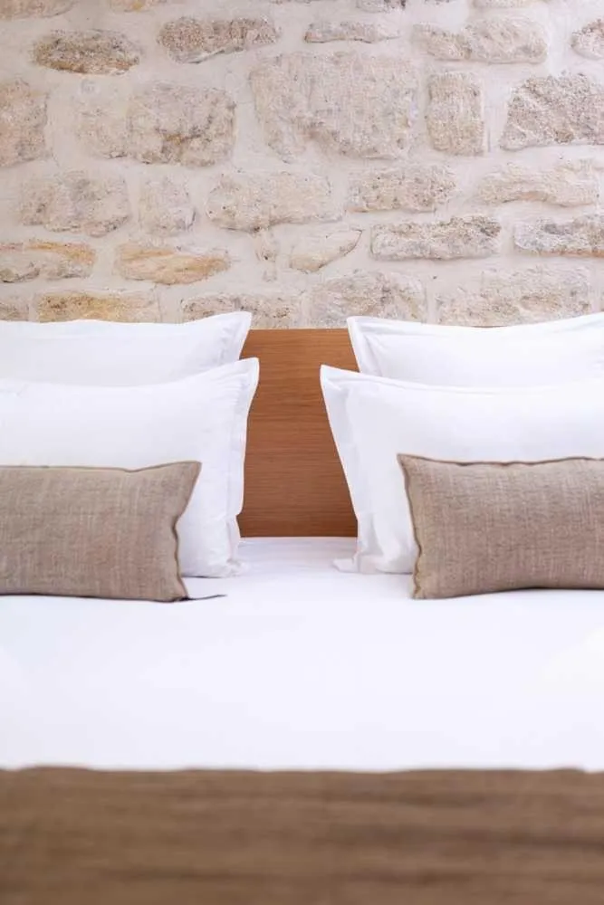 Bed in Tinah Paris, Champs Elysées