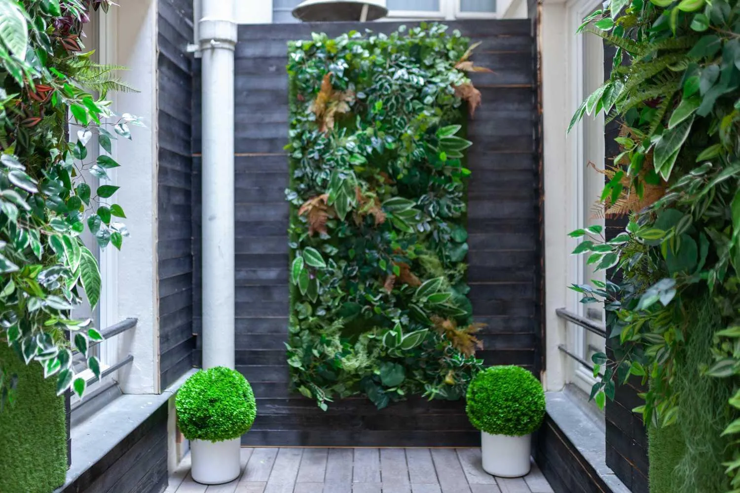 Day in Tinah Paris, Champs Elysées