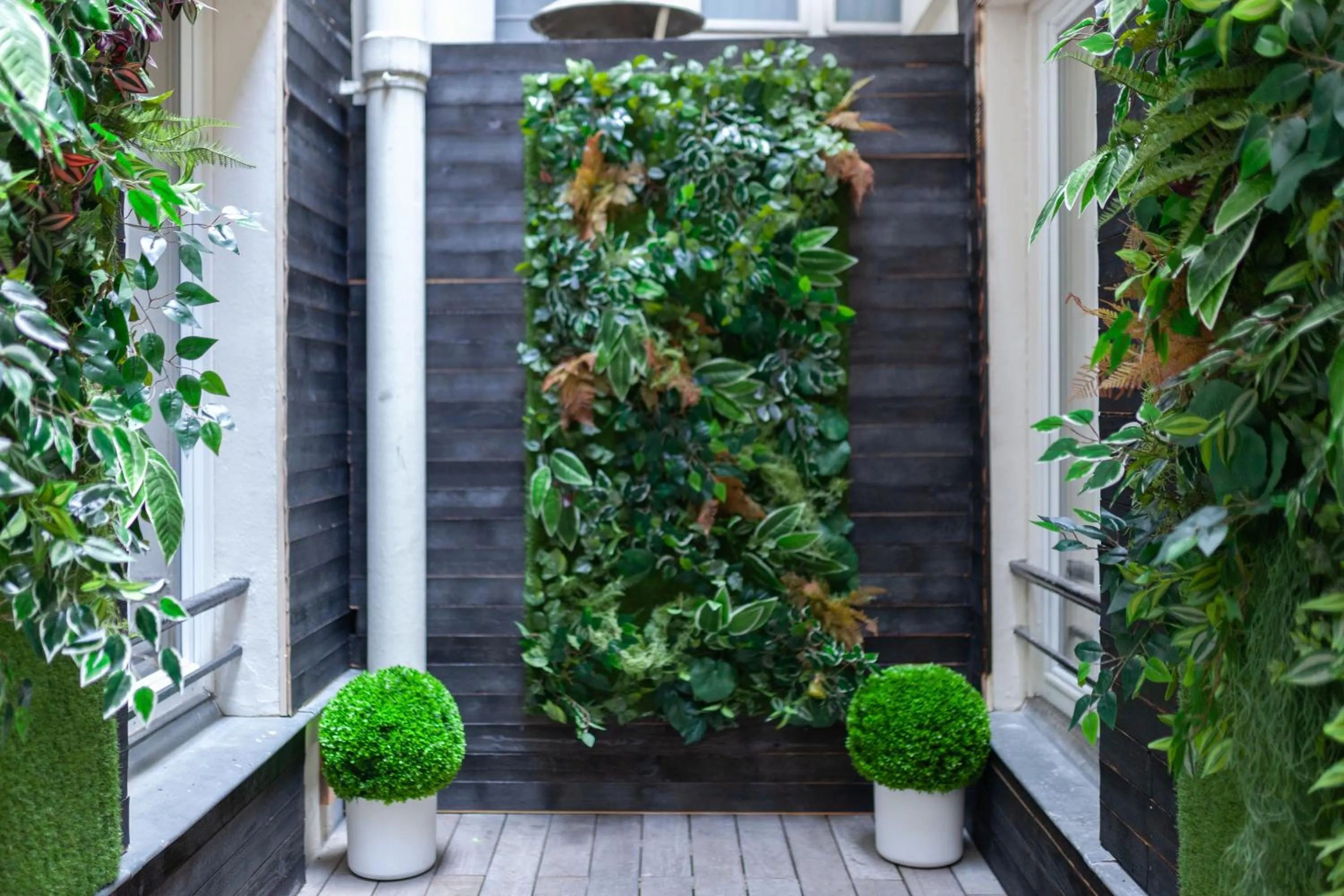 Patio in Tinah Paris, Champs Elysées