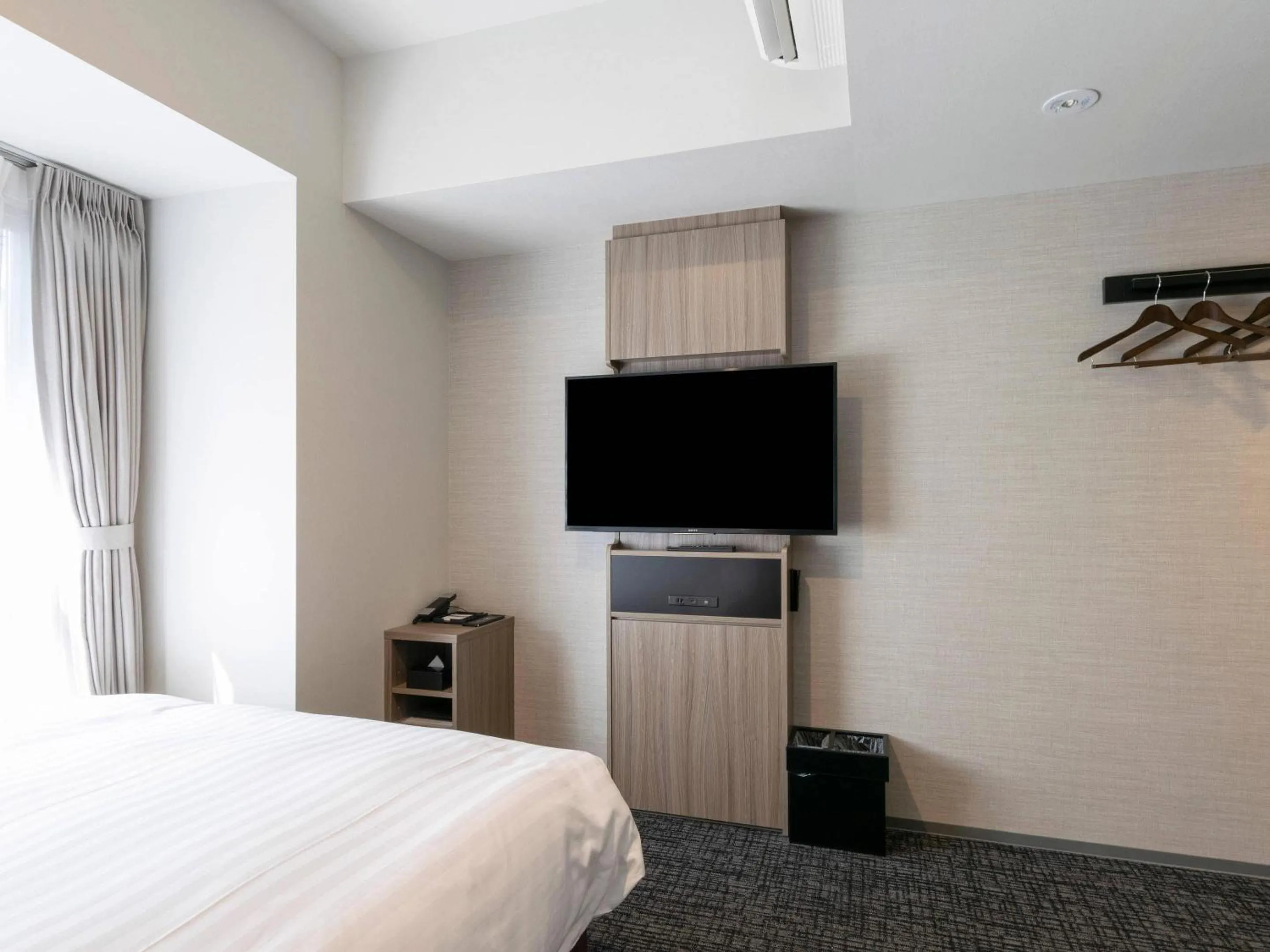 TV and multimedia, Bed in Comfort Hotel ERA Kyoto Toji