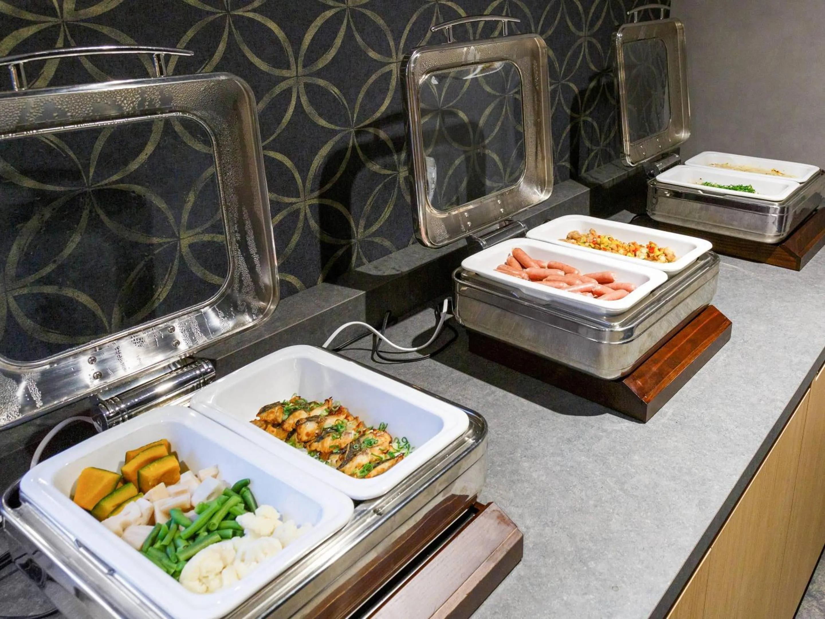 Food and drinks in Comfort Hotel ERA Kyoto Toji