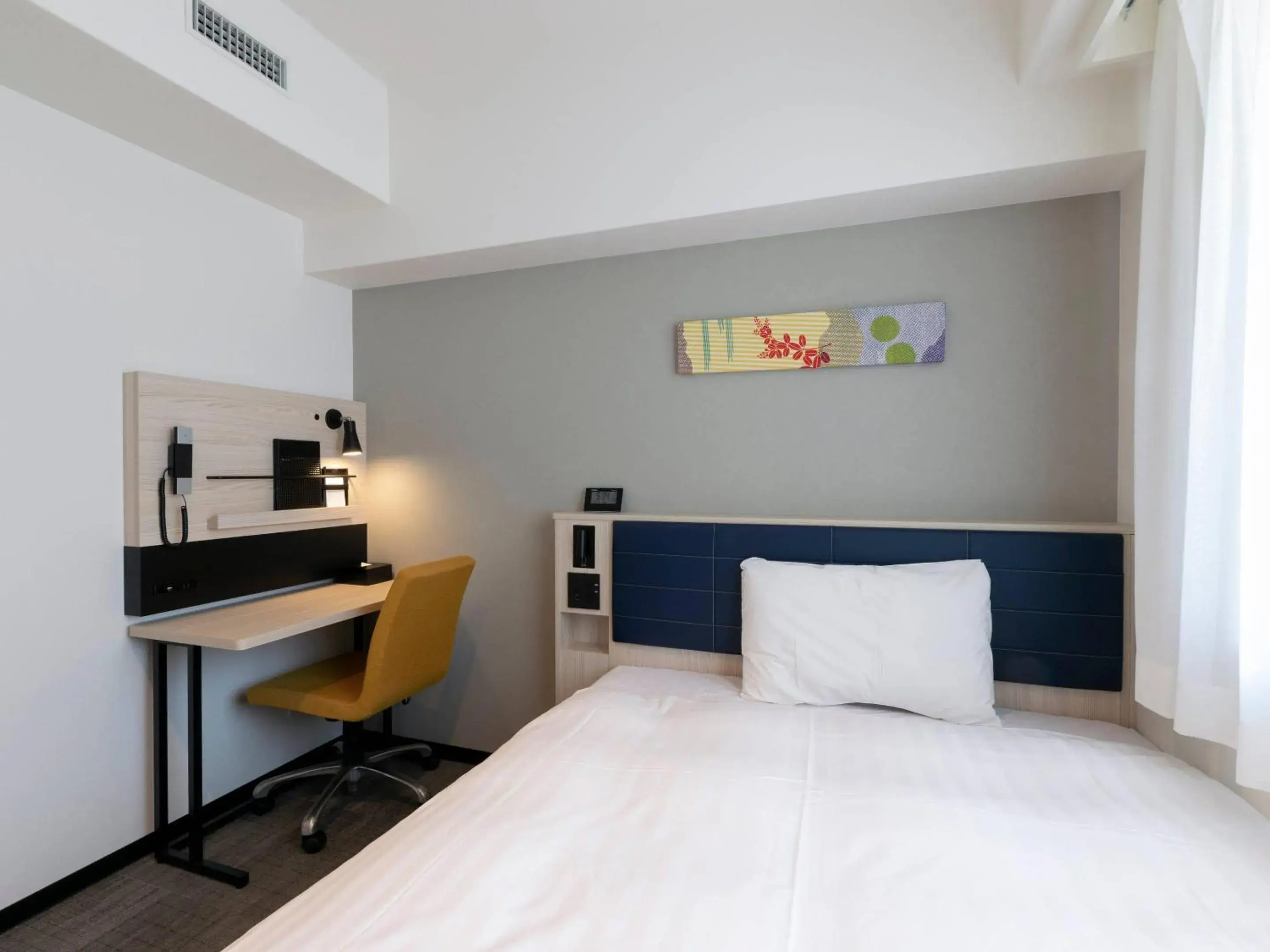 Bedroom, Bed in Comfort Hotel Kyoto Horikawagojo Bedroom, Bed in Comfort Hotel Kyoto Horikawagojo