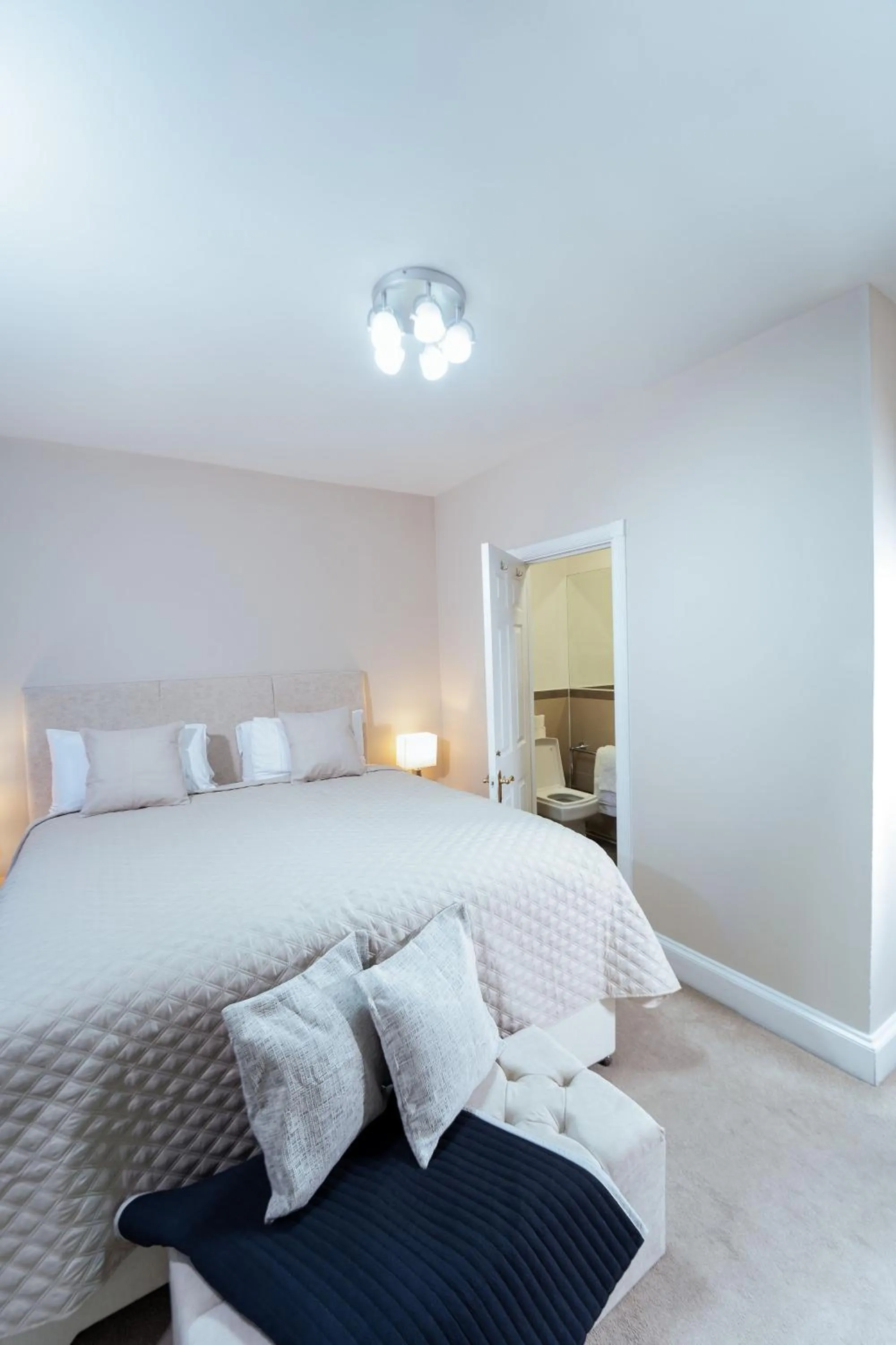 Bed in Park Lane Apartments Crawford Place