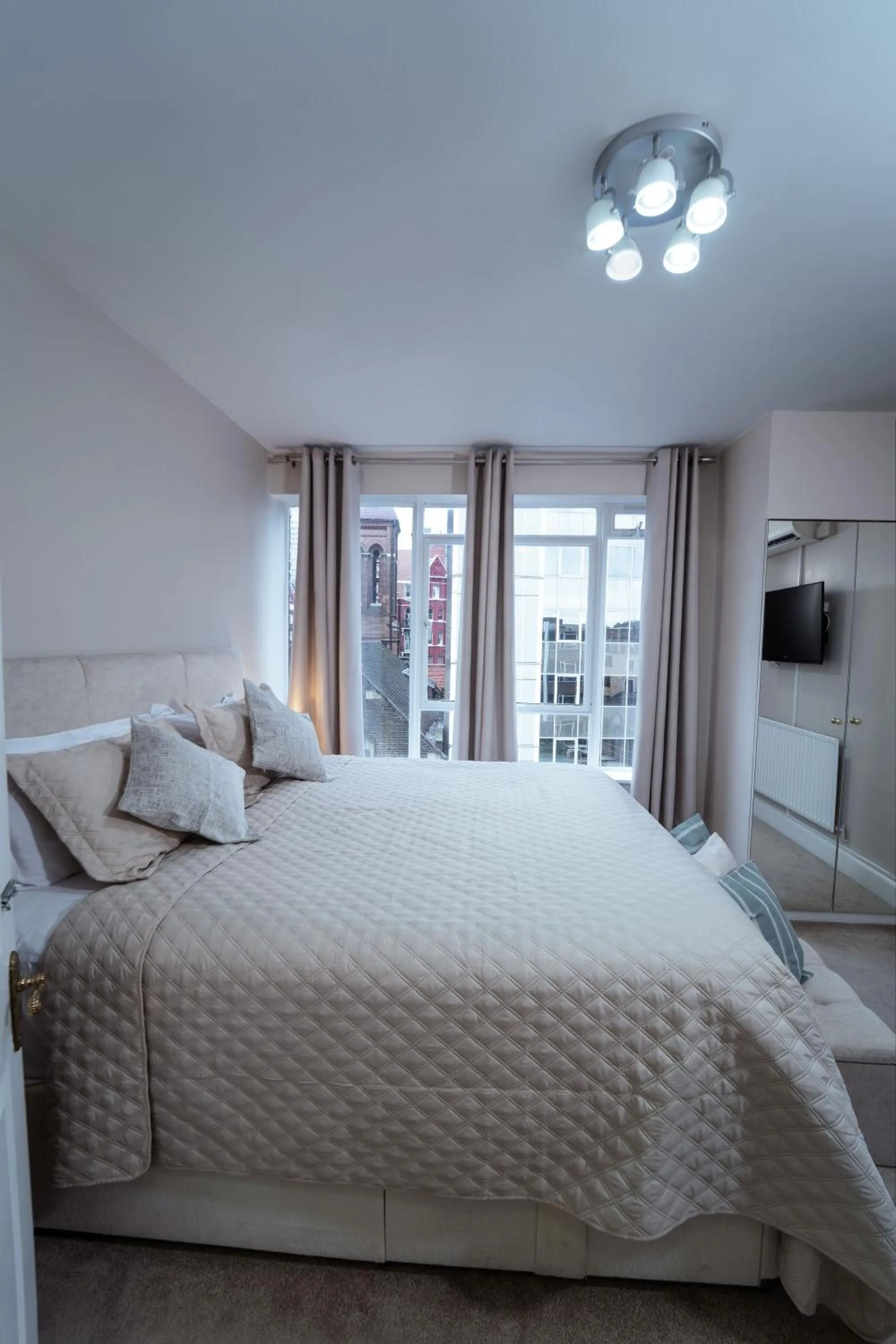 Bed in Park Lane Apartments Crawford Place