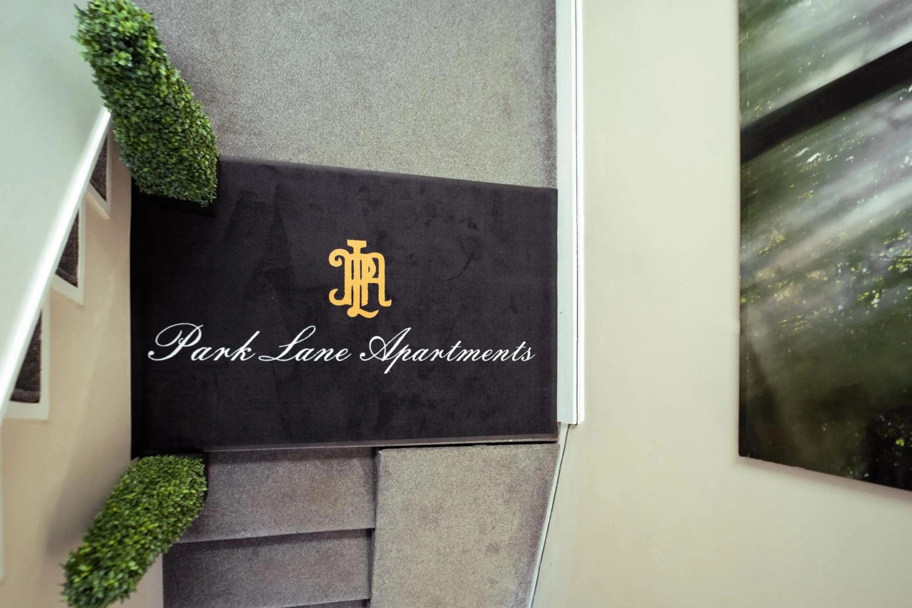 Facade/entrance in Park Lane Apartments Crawford Place