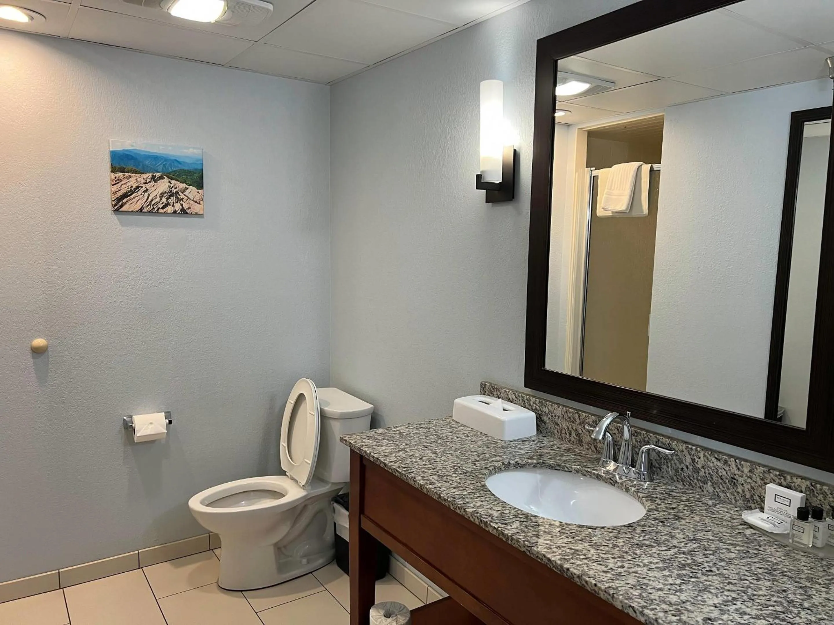 Bedroom in The Inn at Apple Valley, an Ascend Collection Hotel