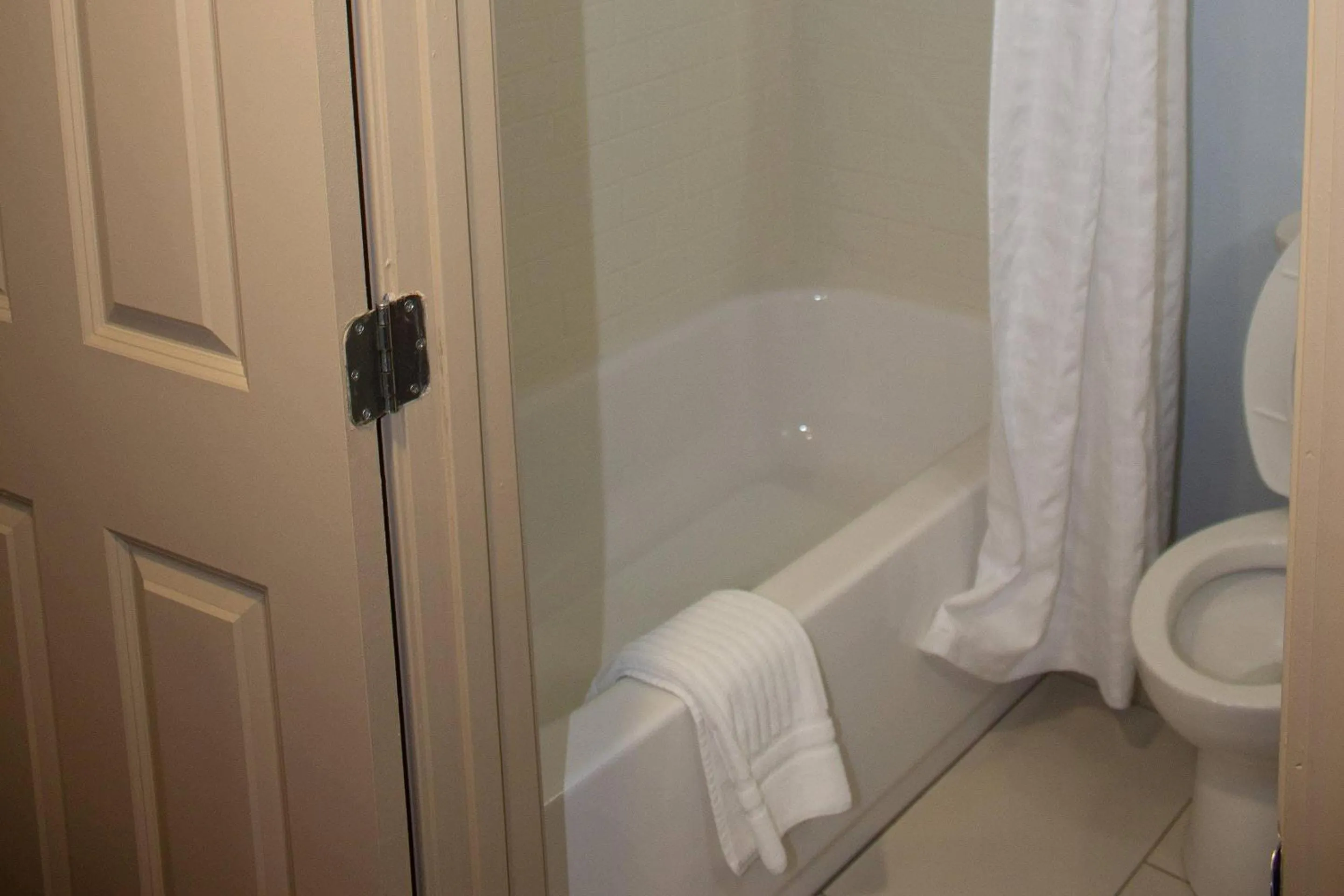 Bedroom in The Inn at Apple Valley, an Ascend Collection Hotel