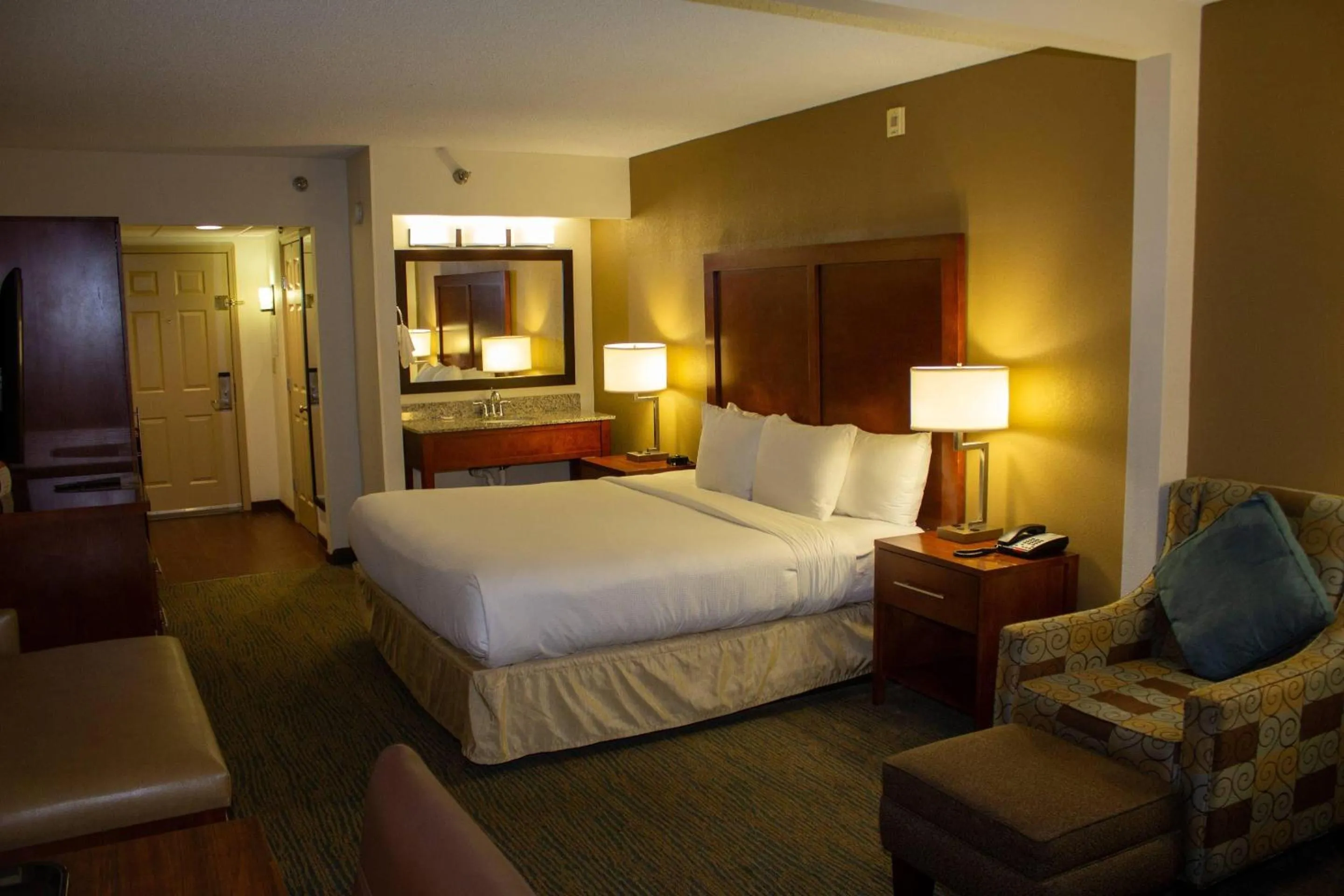 Bedroom, Bed in The Inn at Apple Valley, an Ascend Collection Hotel