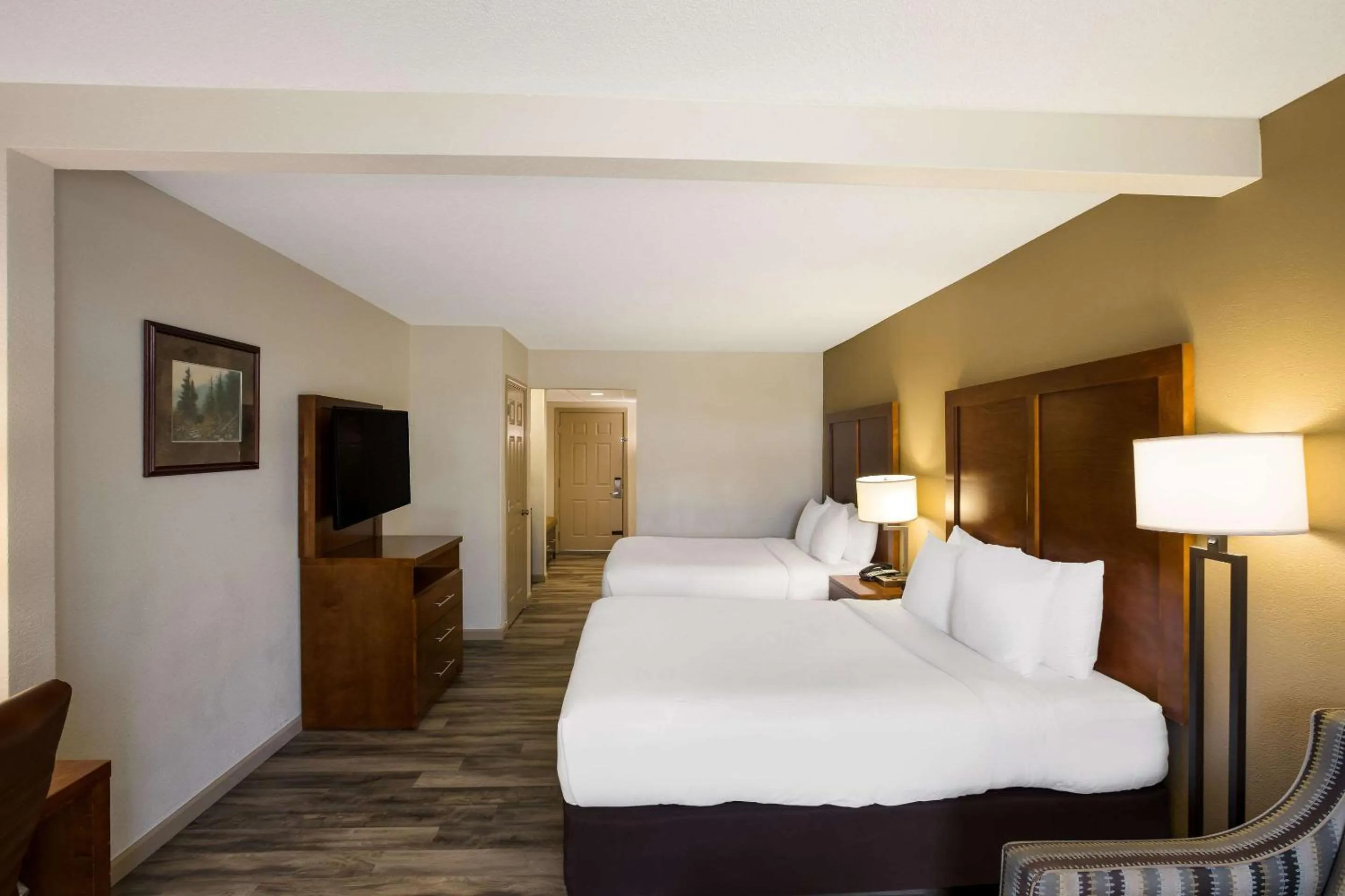 Bedroom, Bed in The Inn at Apple Valley, an Ascend Collection Hotel