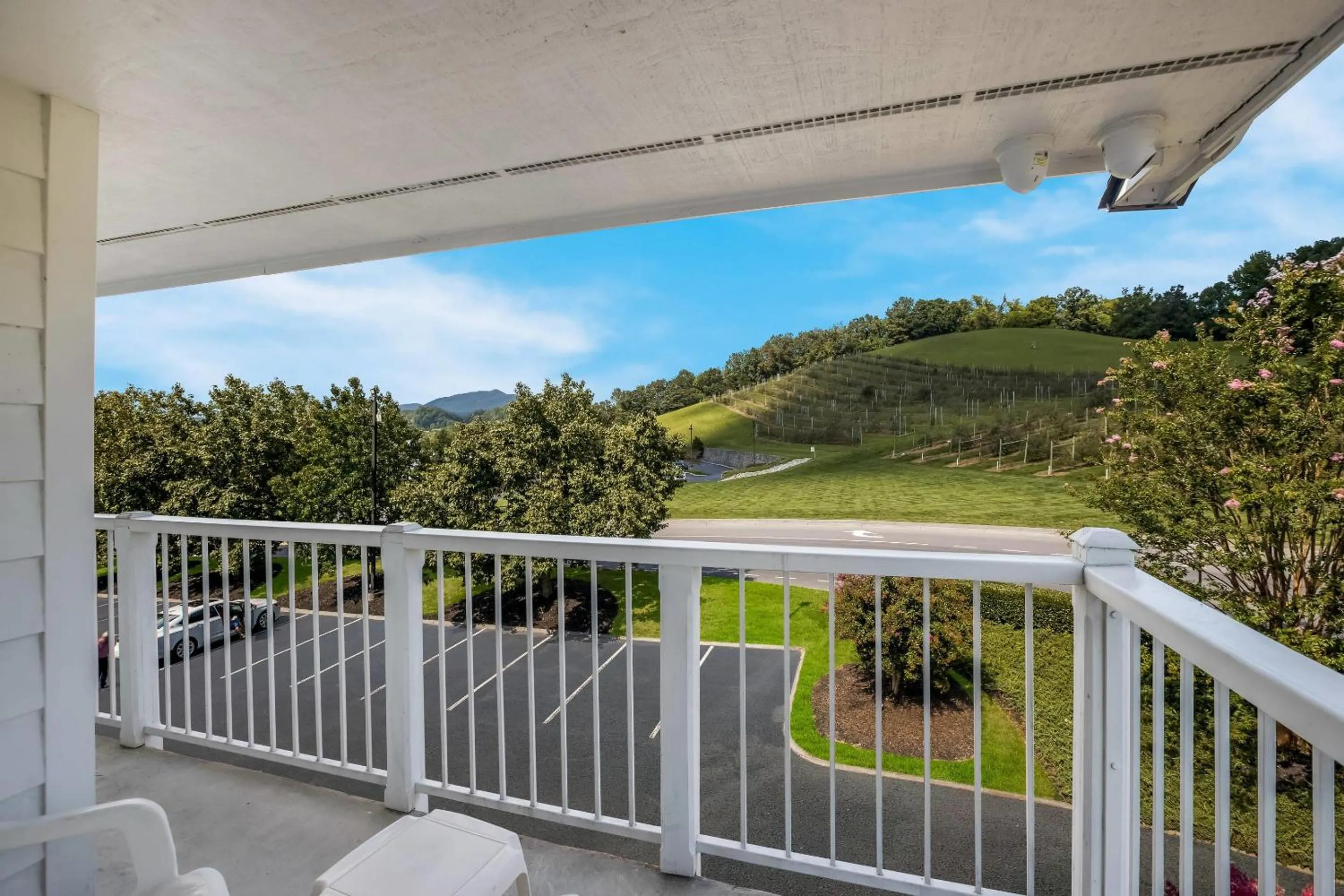 Bedroom in The Inn at Apple Valley, an Ascend Collection Hotel