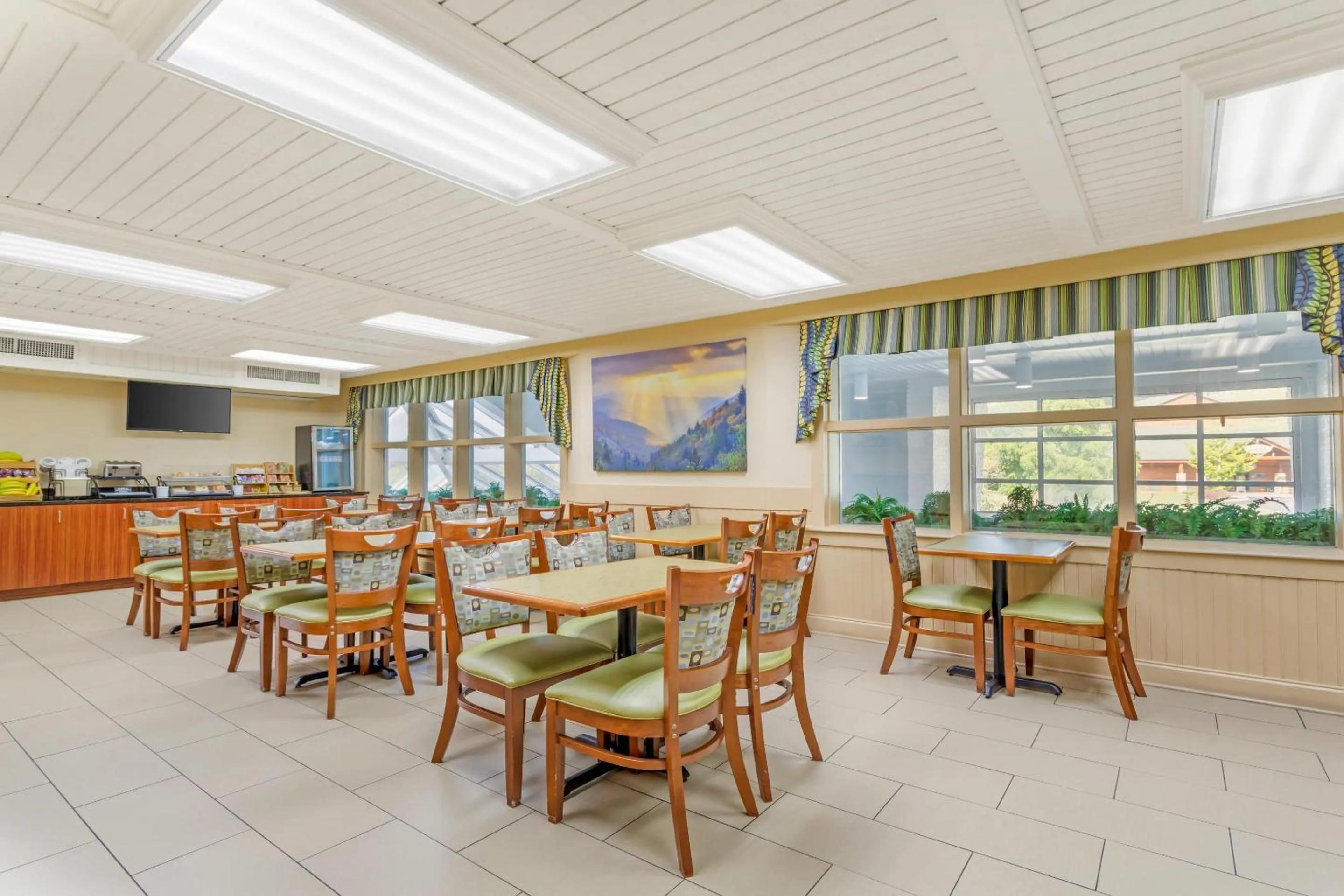 Breakfast in The Inn at Apple Valley, an Ascend Collection Hotel