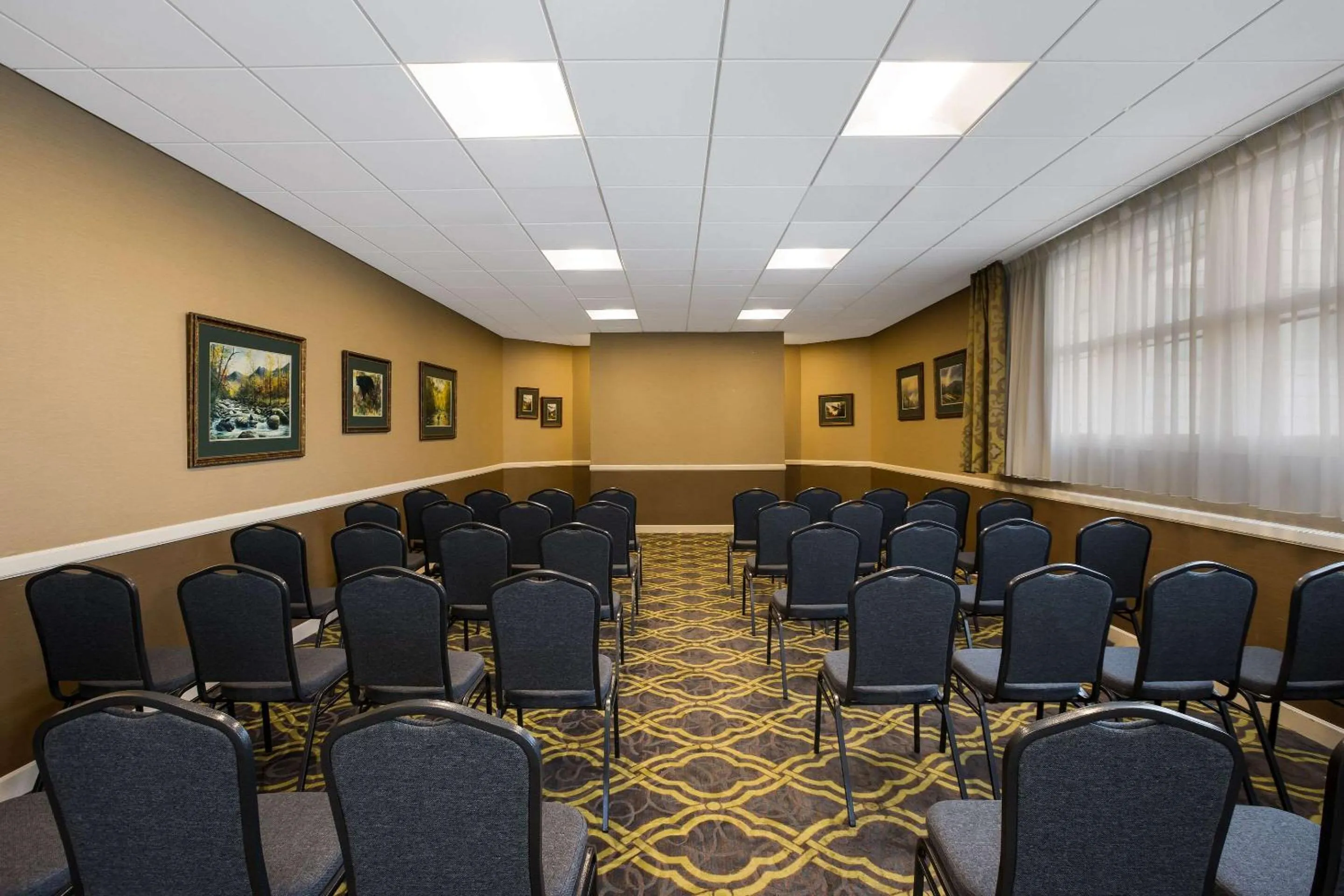 Meeting/conference room in The Inn at Apple Valley, an Ascend Collection Hotel