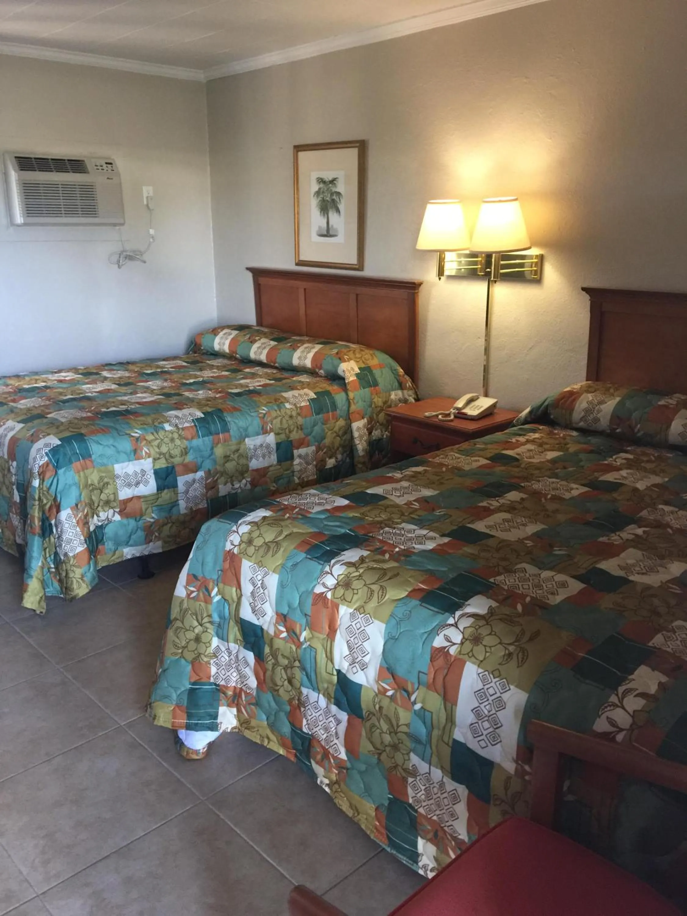 Double Room with Two Double Beds in Campbell Motel