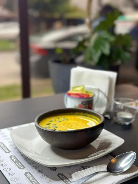 Restaurant/places to eat in Hotel Boutique WenuPillan