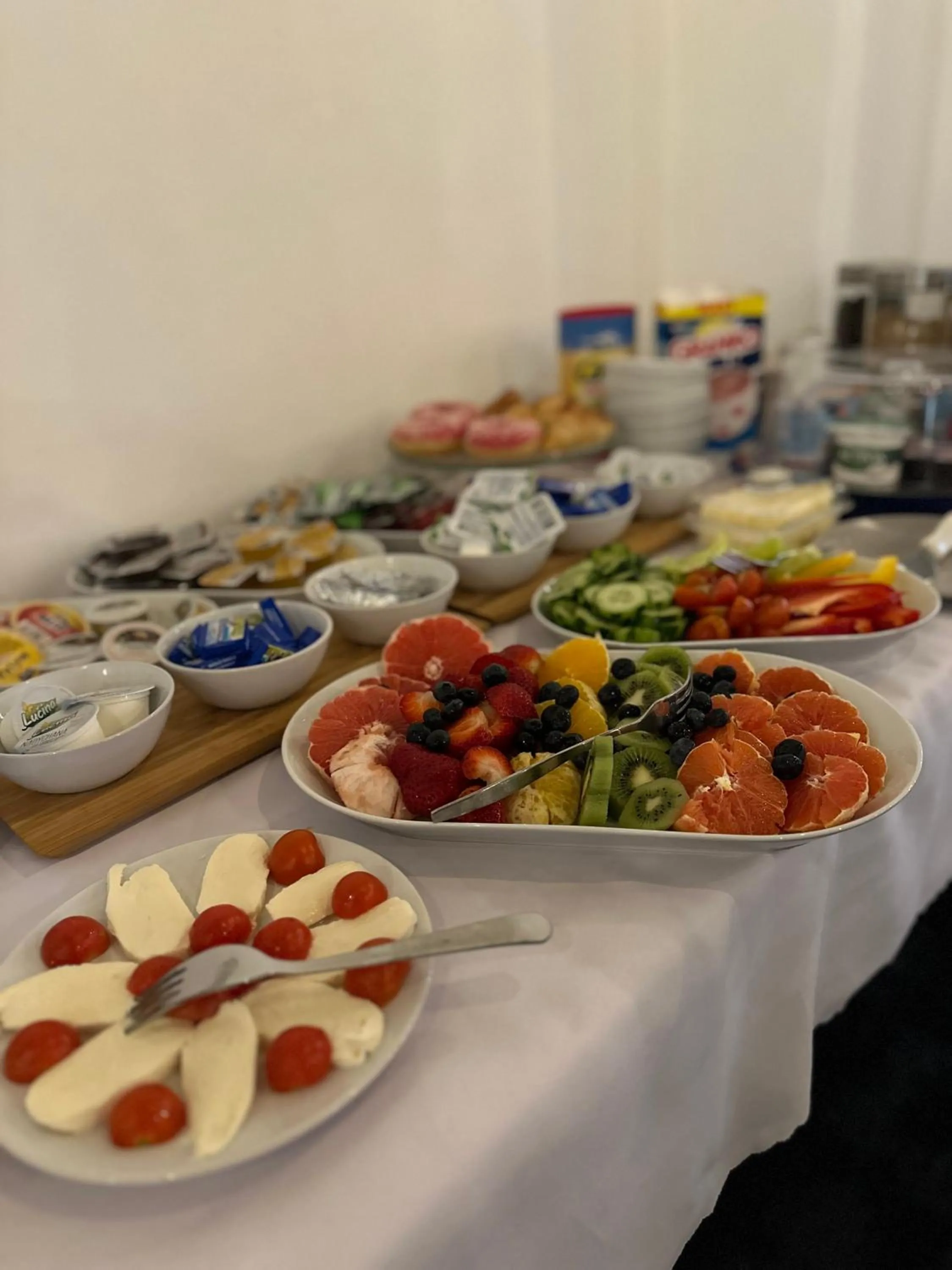 Buffet breakfast in Apartmány Tri sestry Jasná