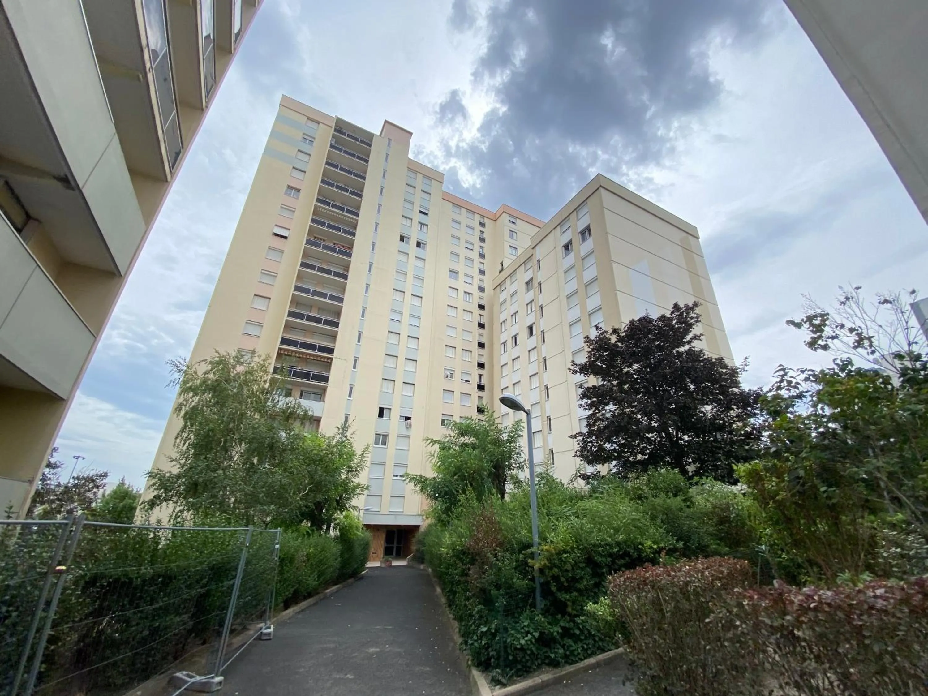Property building in Les Meublés les Dômes du Parc
