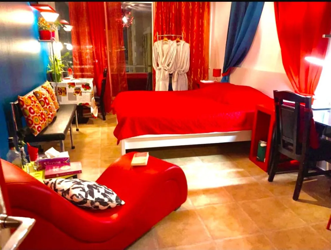 Bedroom, Bed in Les Meublés les Dômes du Parc