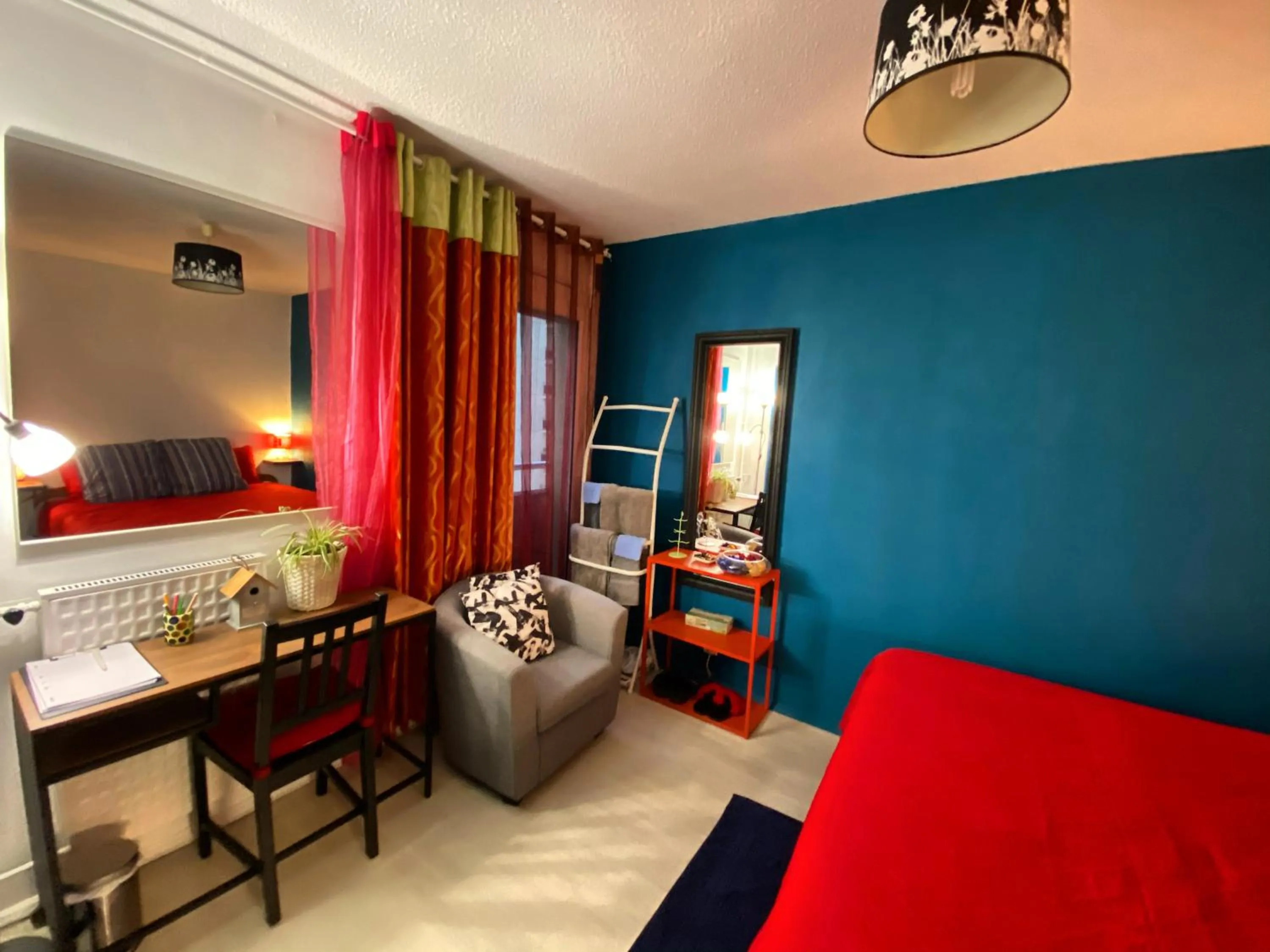 Photo of the whole room, Bed in Les Meublés les Dômes du Parc