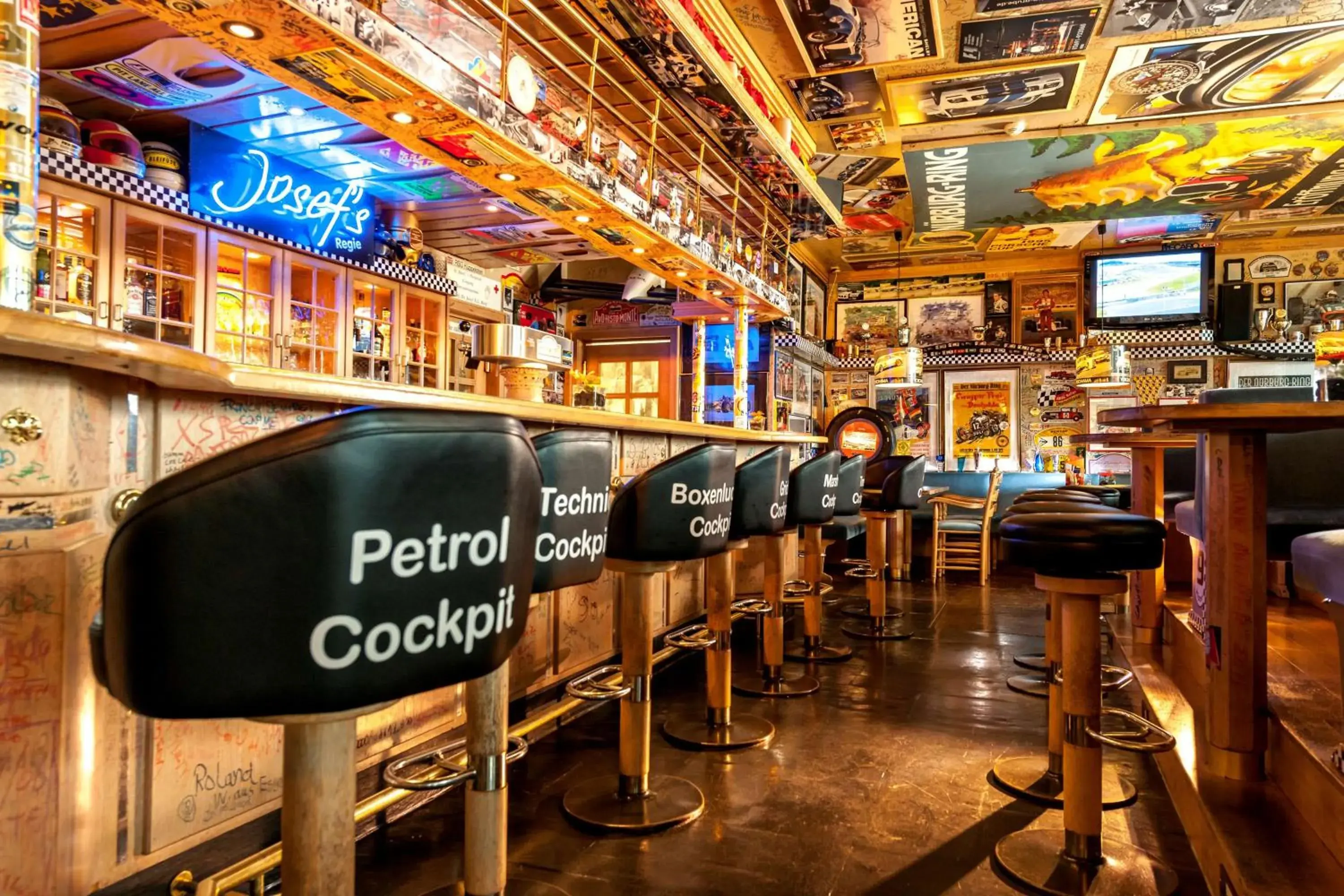 Lounge or bar in Dorint Am Nürburgring Hocheifel Lounge or bar in Dorint Am Nürburgring Hocheifel