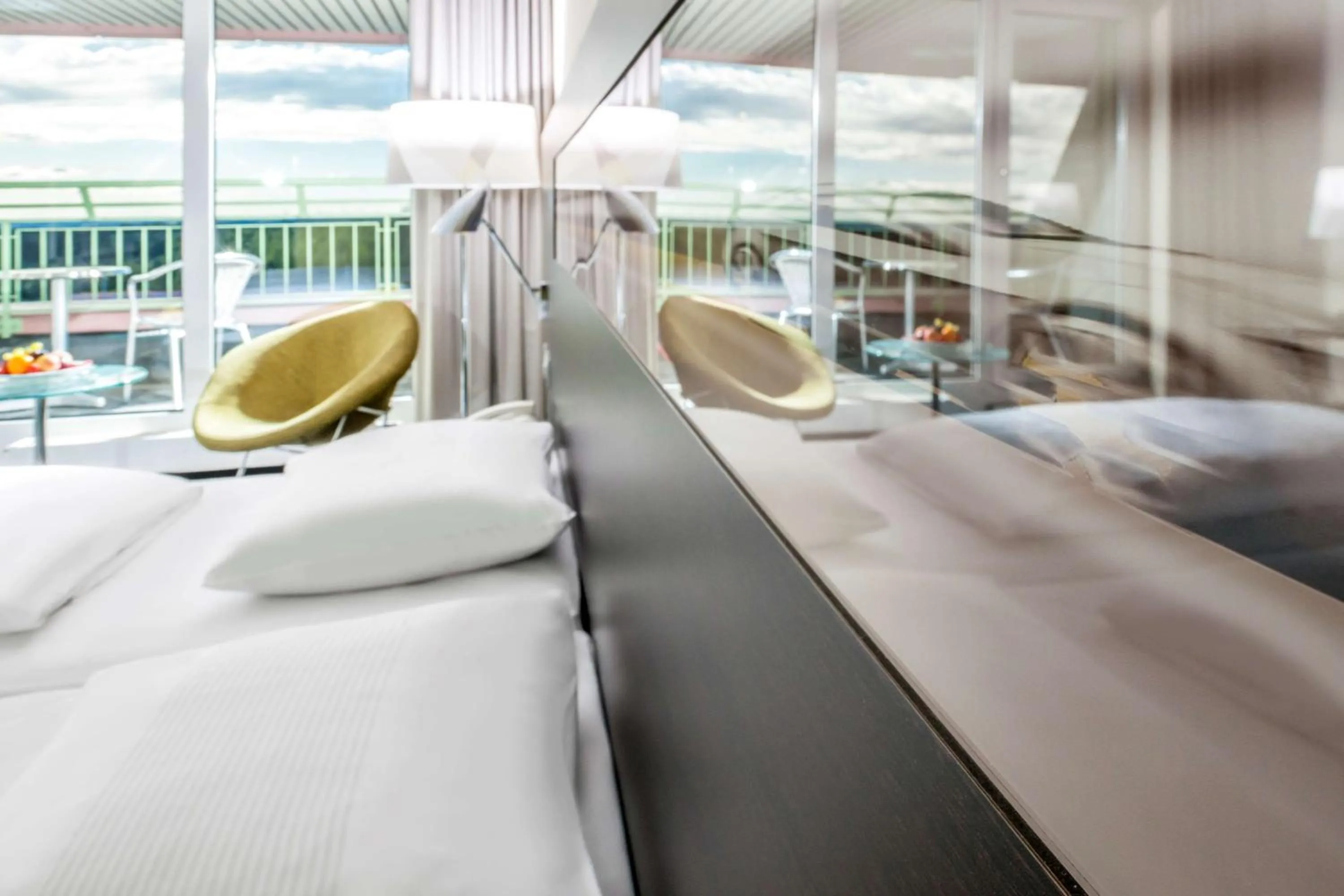 TV and multimedia, Bed in Dorint Am Nürburgring Hocheifel