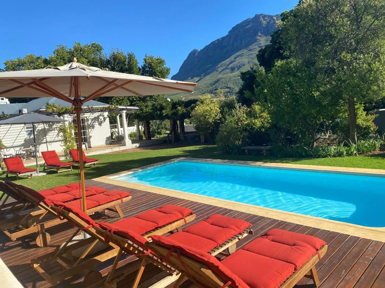 Pool view in Banhoek Corner Guesthouse