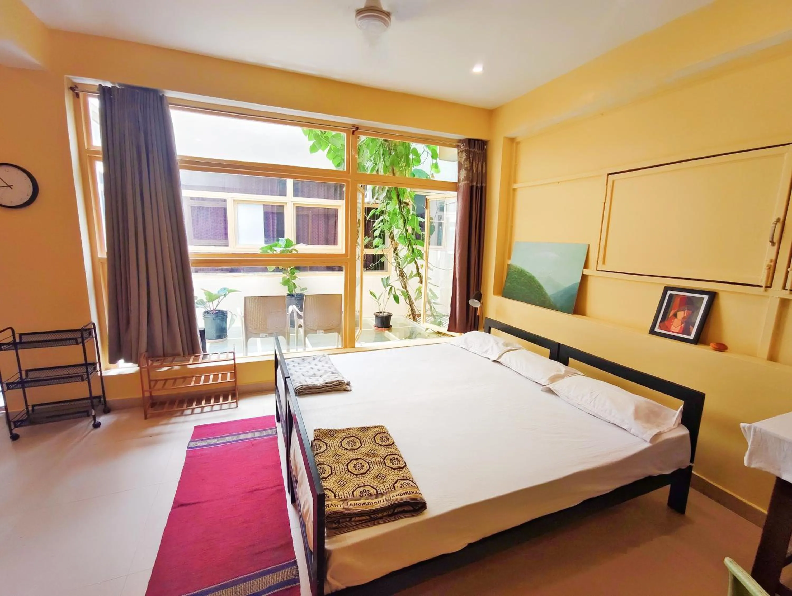 View (from property/room), Bed in Devi music ashram