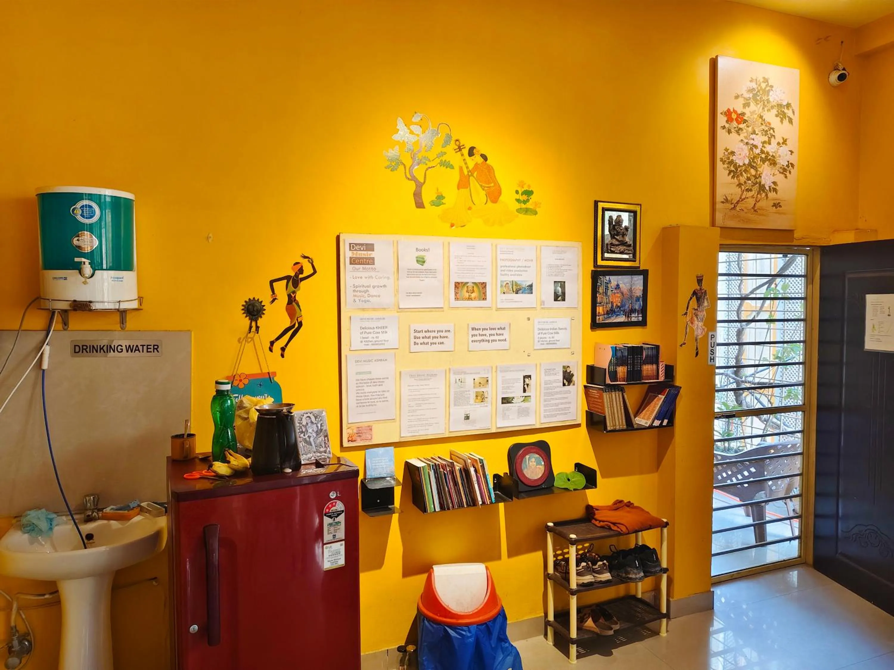 Library in Devi music ashram
