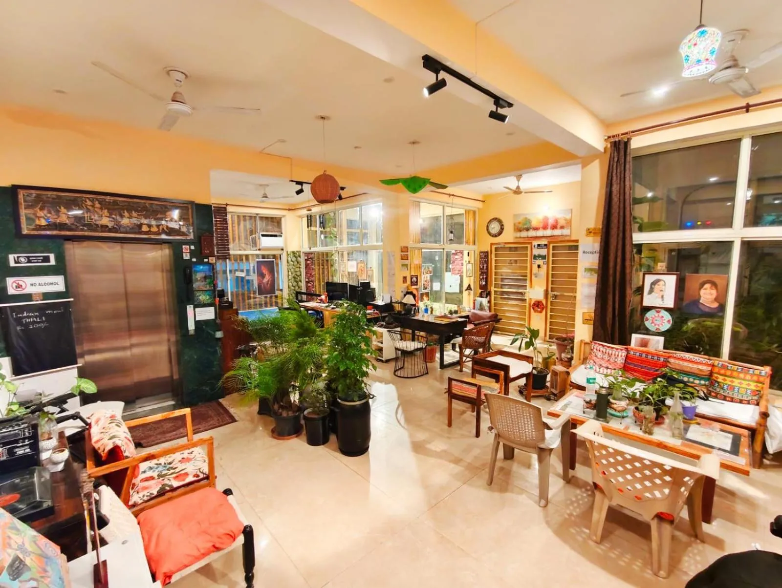 Lobby or reception in Devi music ashram