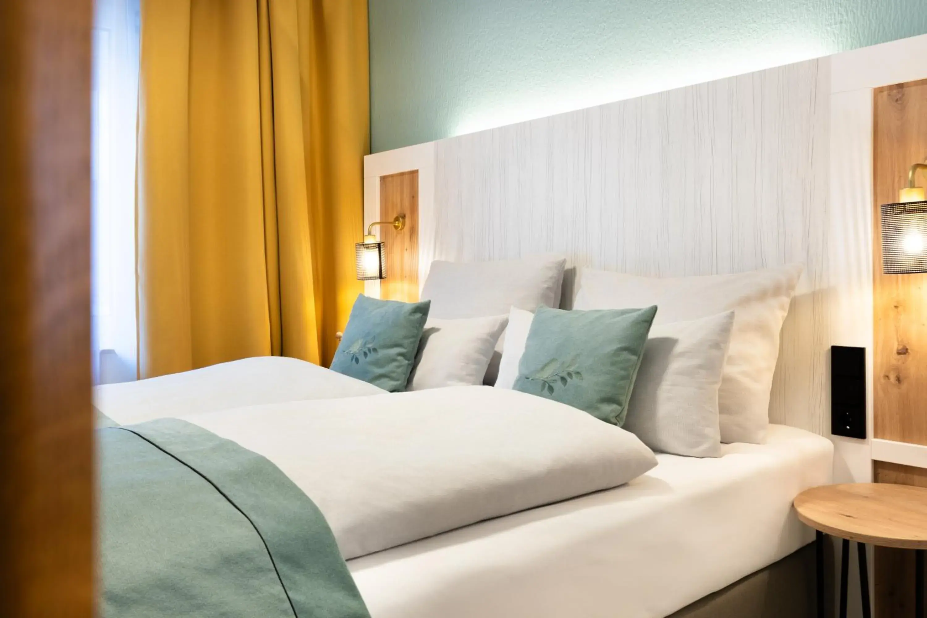 Photo of the whole room, Bed in Garner Hotel Cologne - Engelbertz by IHG Photo of the whole room, Bed in Garner Hotel Cologne - Engelbertz by IHG
