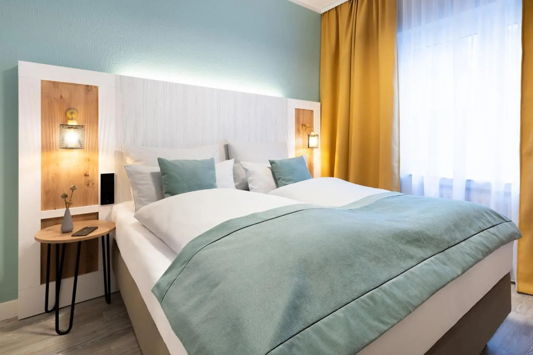 Photo of the whole room, Bed in Garner Hotel Cologne - Engelbertz by IHG Photo of the whole room, Bed in Garner Hotel Cologne - Engelbertz by IHG
