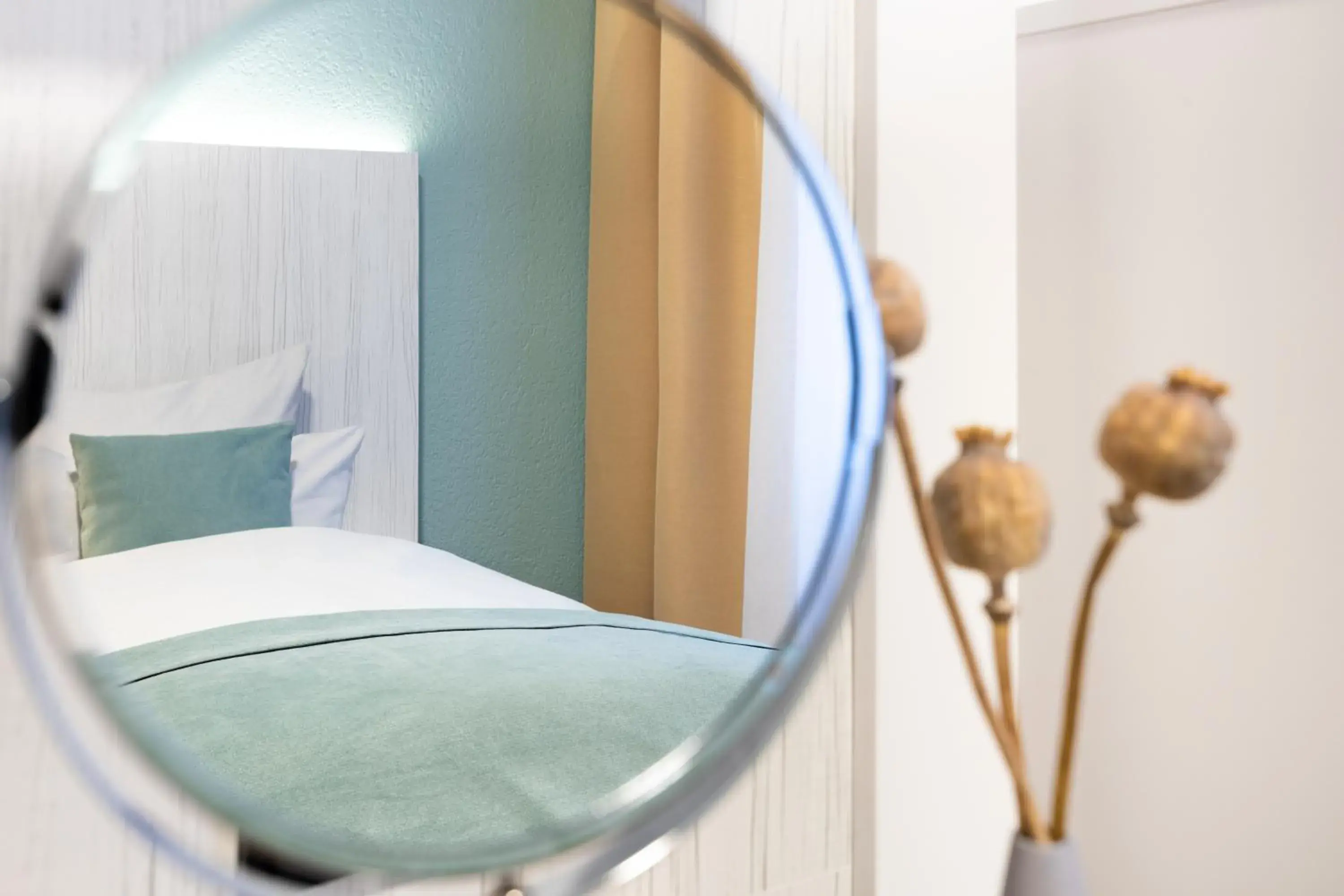 Bed in Garner Hotel Cologne - Engelbertz by IHG Bed in Garner Hotel Cologne - Engelbertz by IHG