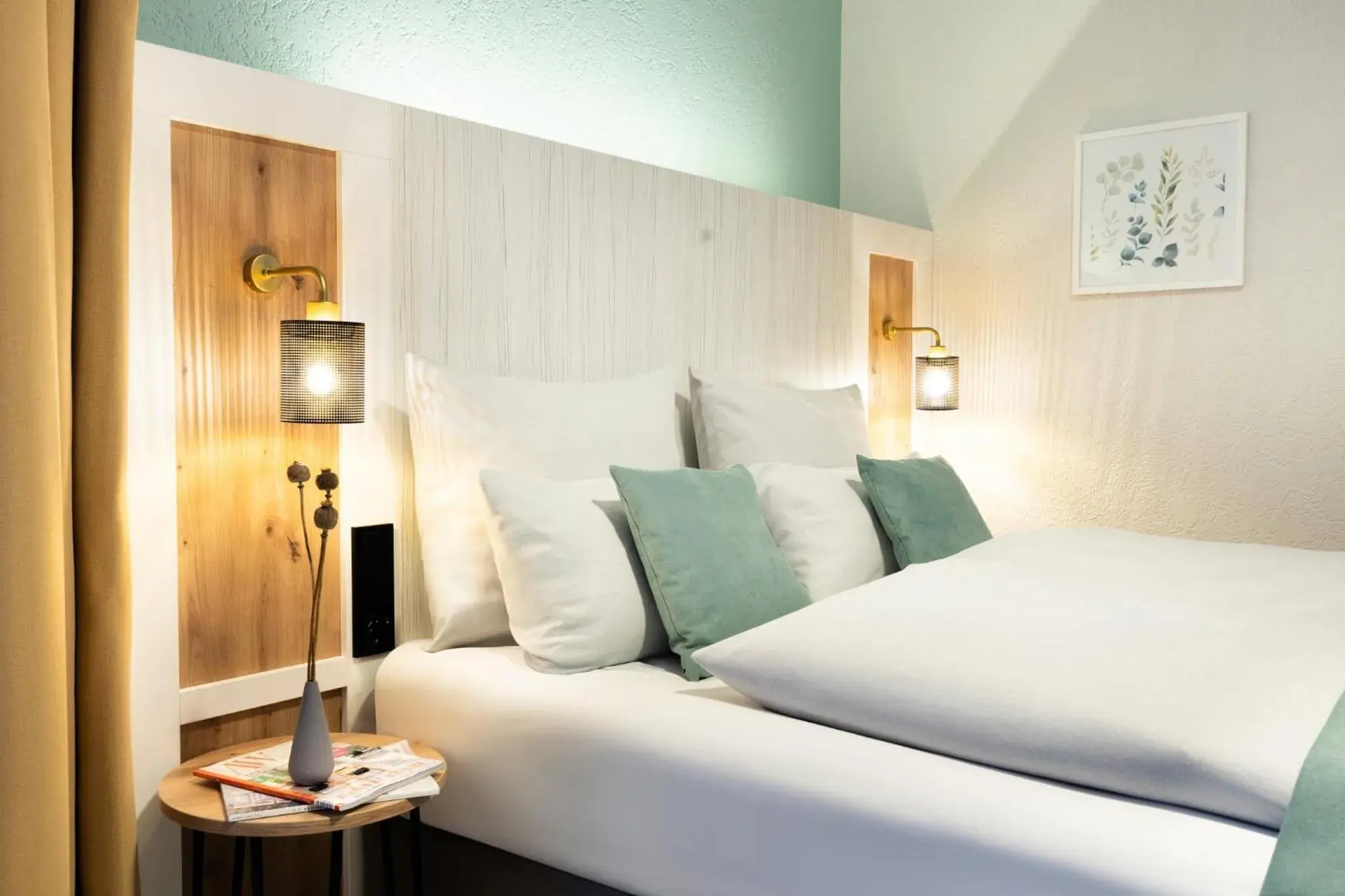 Bed in Garner Hotel Cologne - Engelbertz by IHG Bed in Garner Hotel Cologne - Engelbertz by IHG