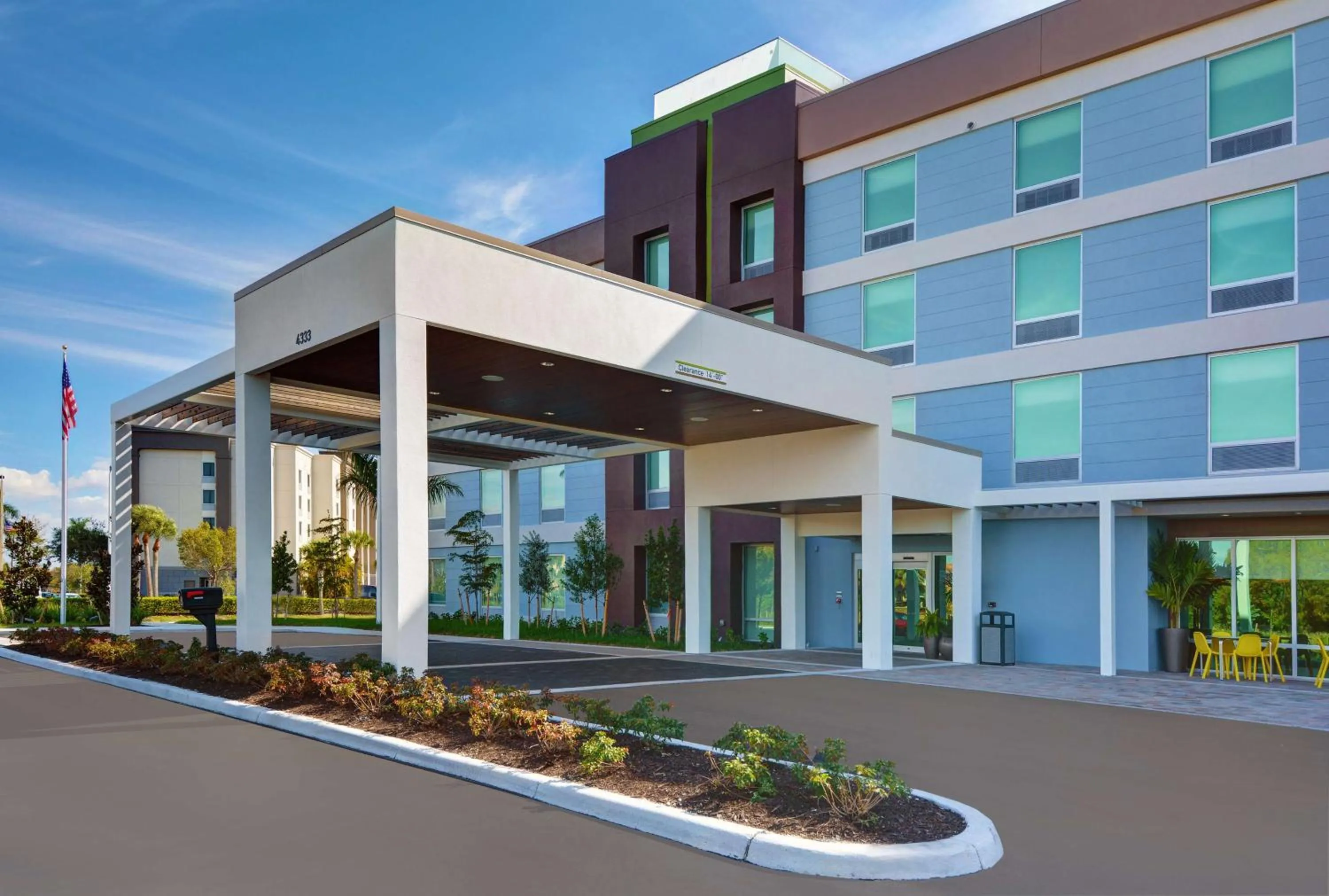 Property building in Home2 Suites by Hilton Fort Myers Colonial Blvd