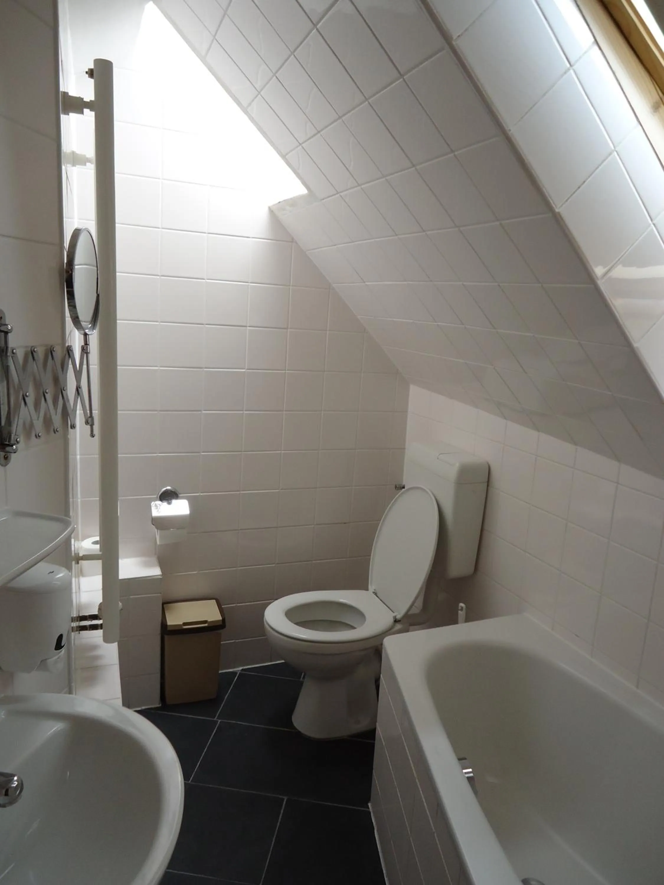 Bathroom in City Hotel am Kurfürstendamm