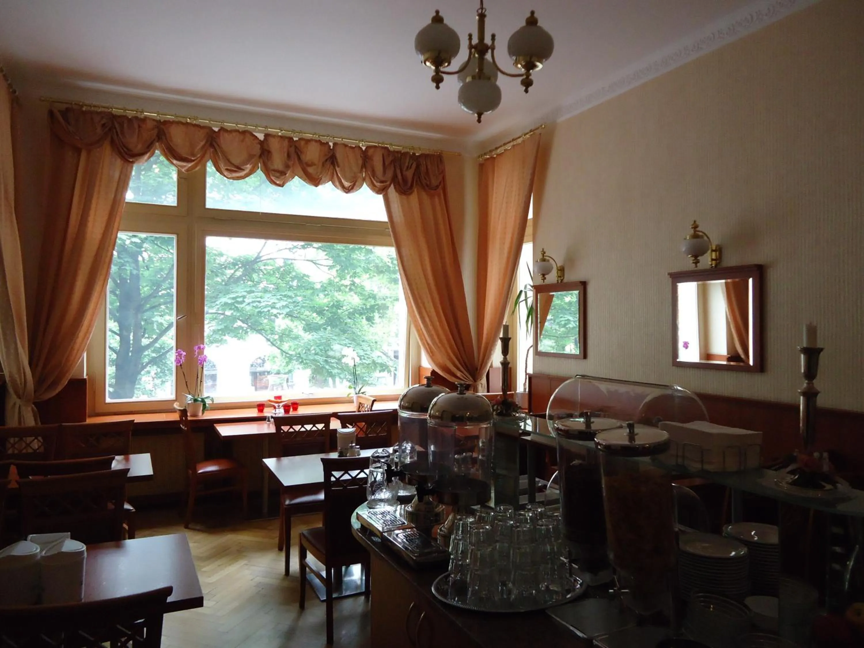 Restaurant/places to eat in City Hotel am Kurfürstendamm