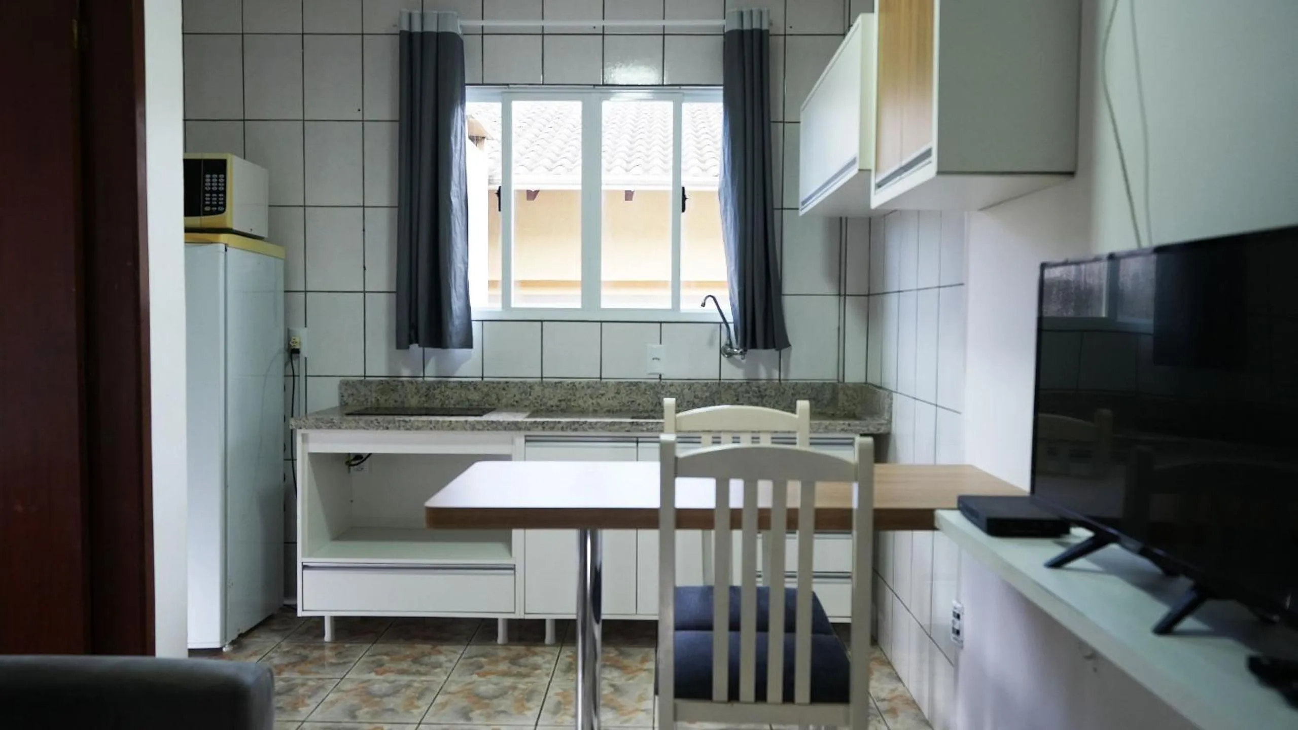 Residencial Adolfo - Mestre Naro