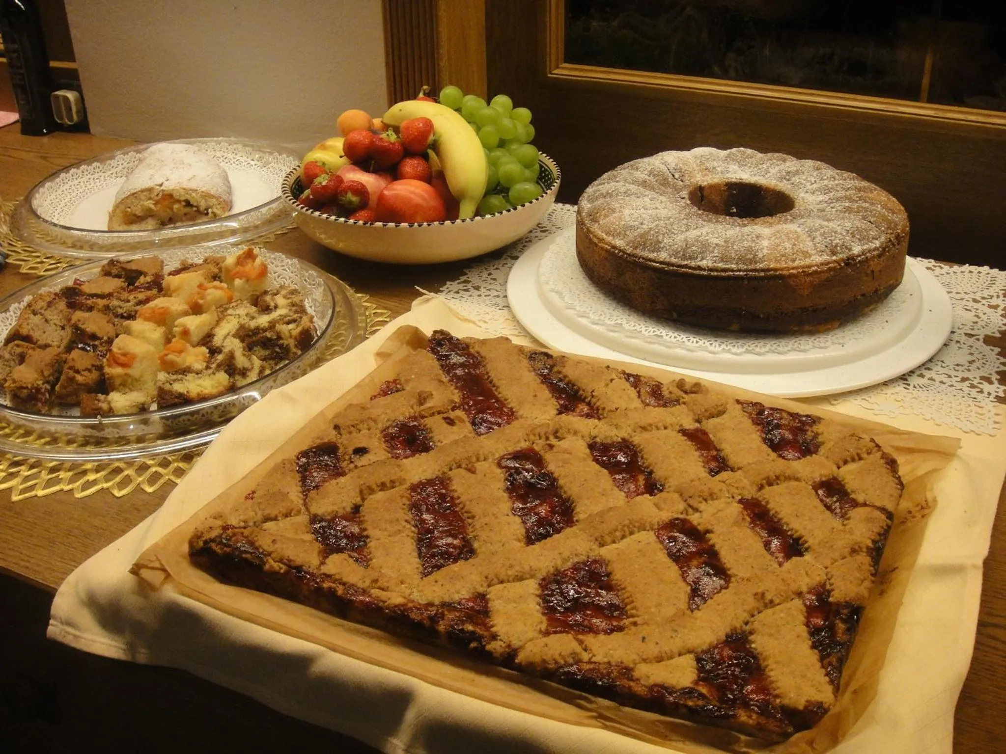 Buffet breakfast in Garni Toni