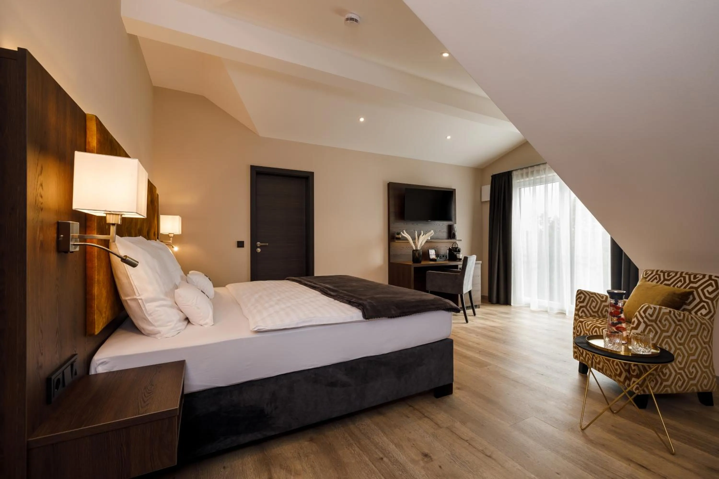 Photo of the whole room, Bed in Herzl Hotel bei Erding