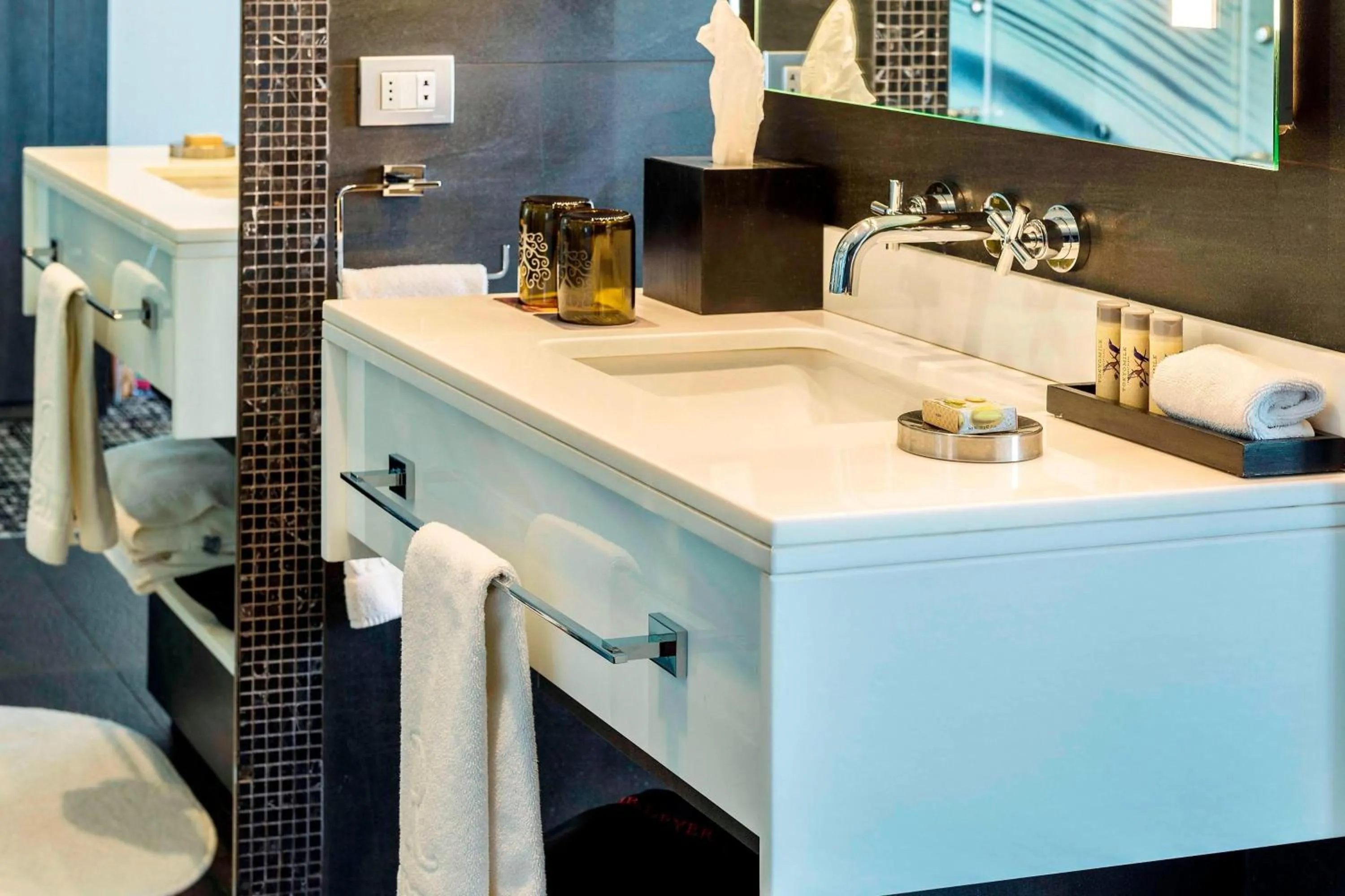 Photo of the whole room in Renaissance Santiago by Marriott