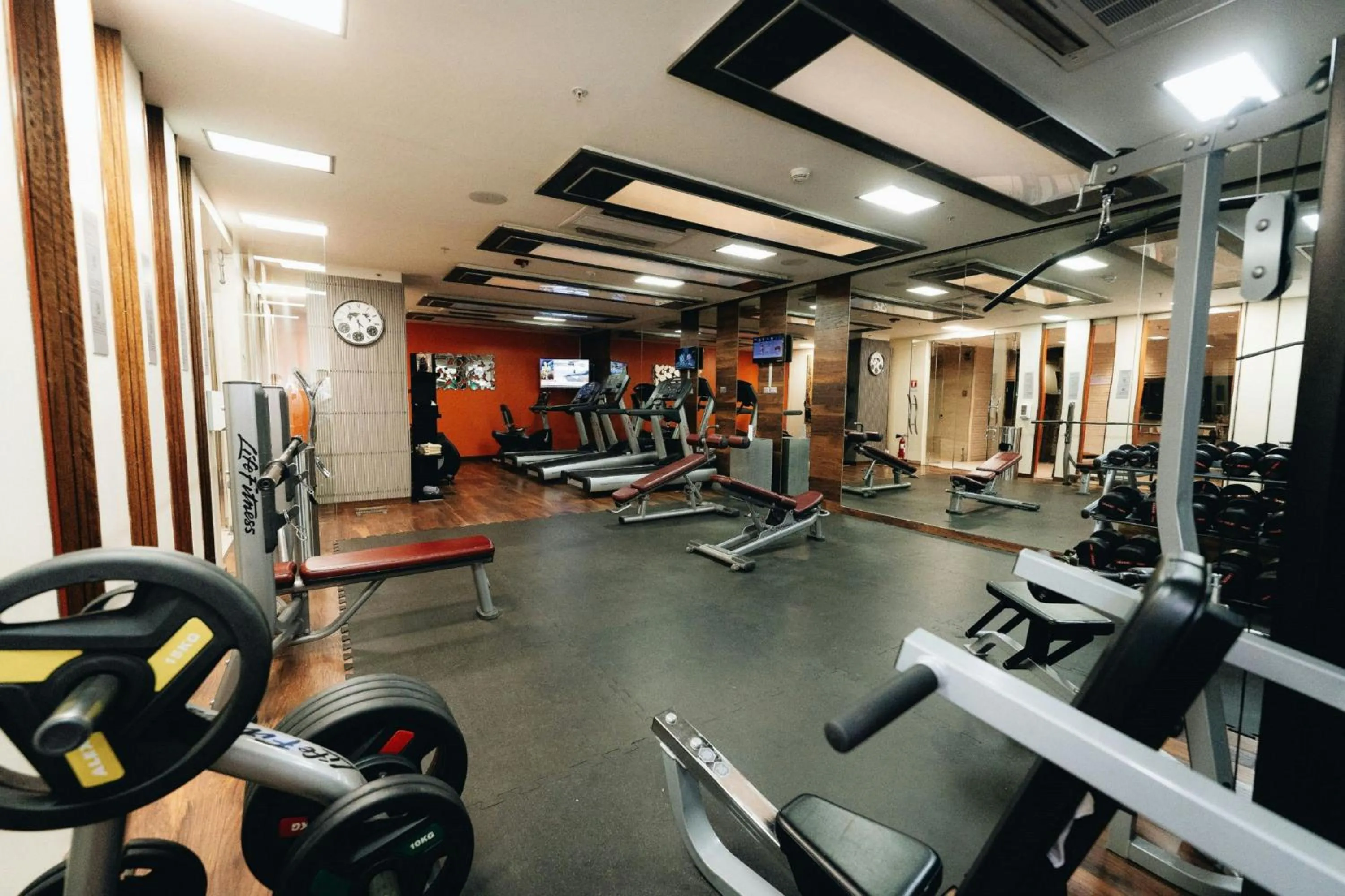 Fitness centre/facilities in Renaissance Santiago by Marriott