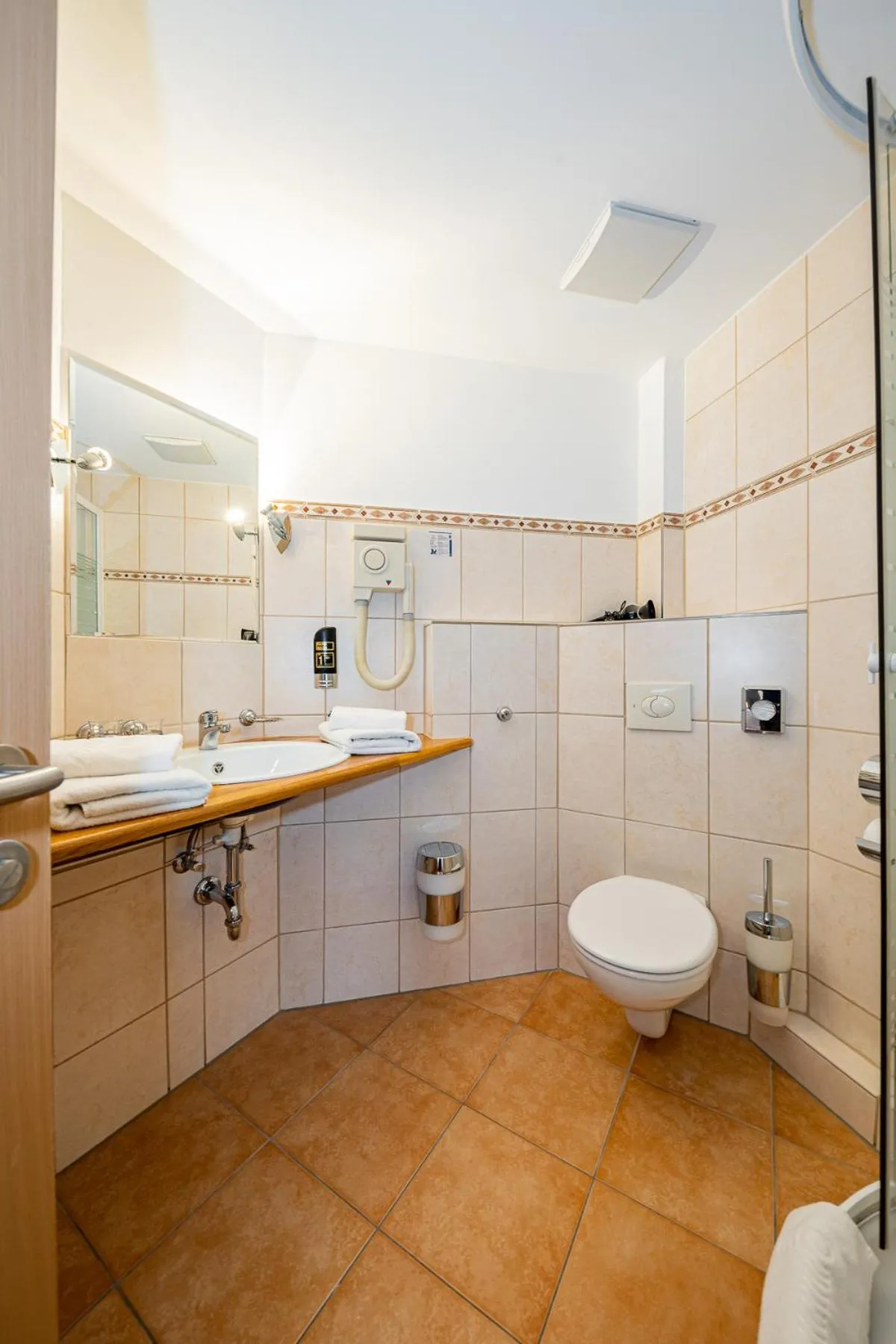 Bathroom in Berghotel & Chalets Adersberg Chiemgau Card kostenfrei