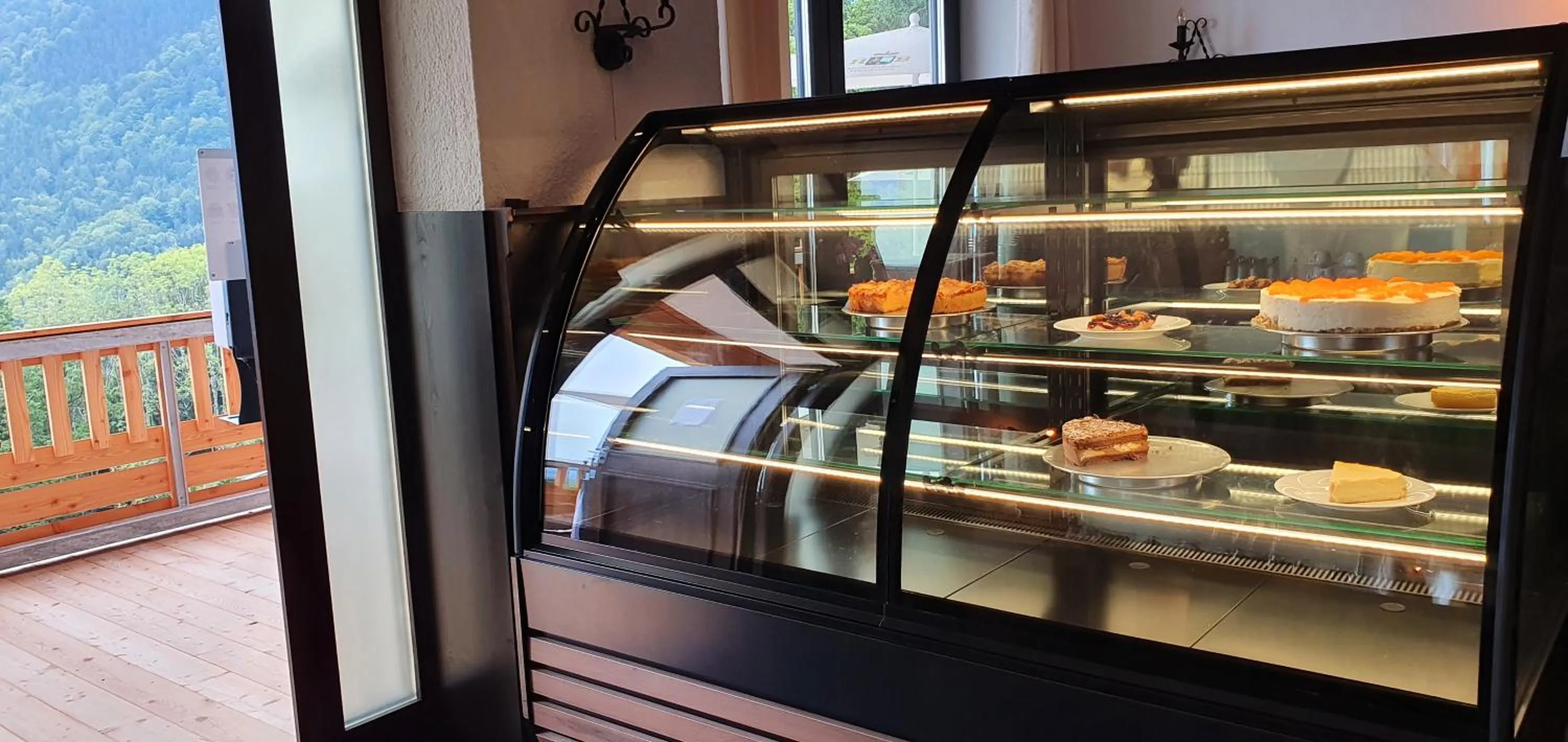 Restaurant/places to eat in Berghotel & Chalets Adersberg Chiemgau Card kostenfrei