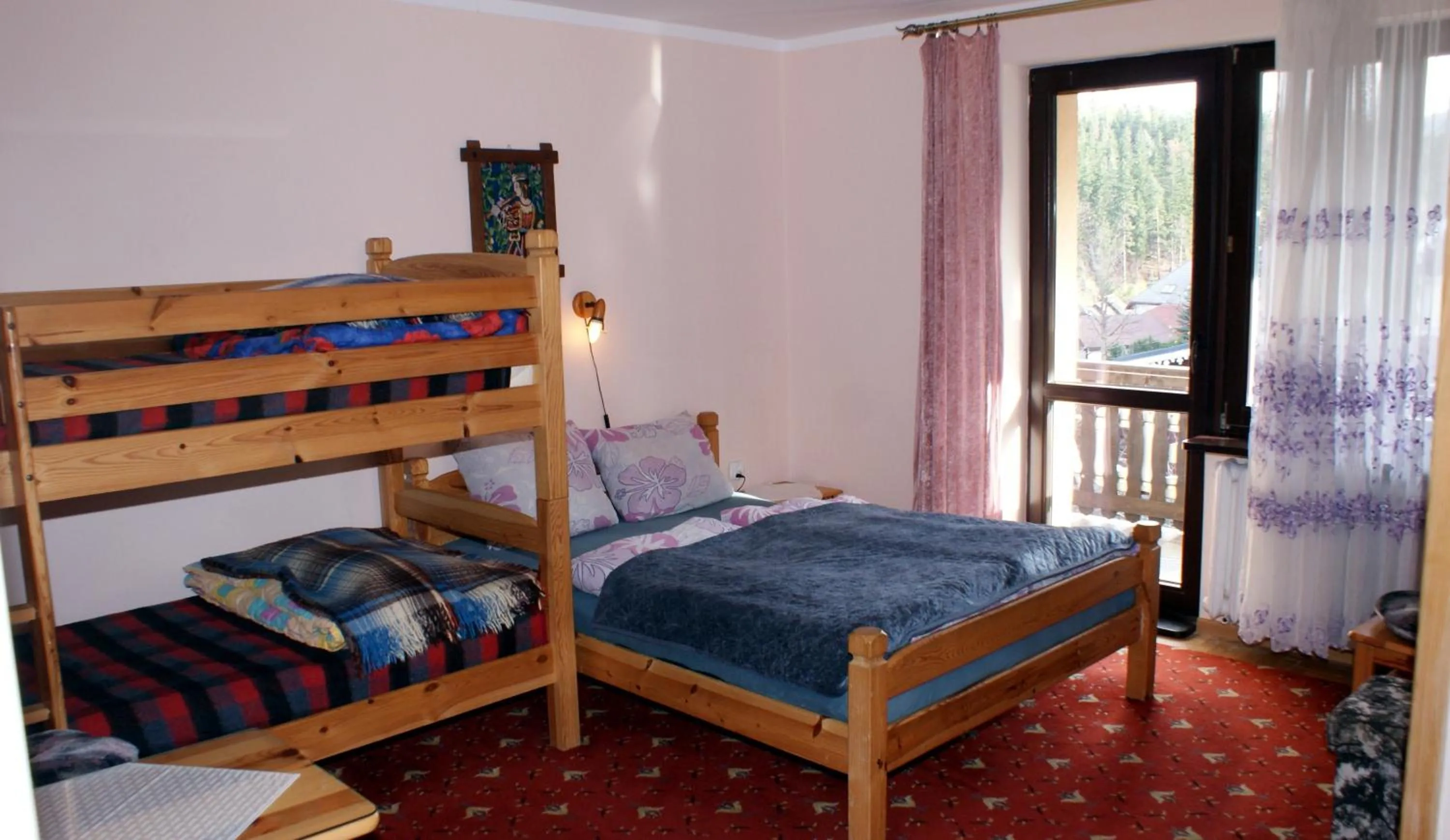Photo of the whole room, Bed in Willa Andromeda