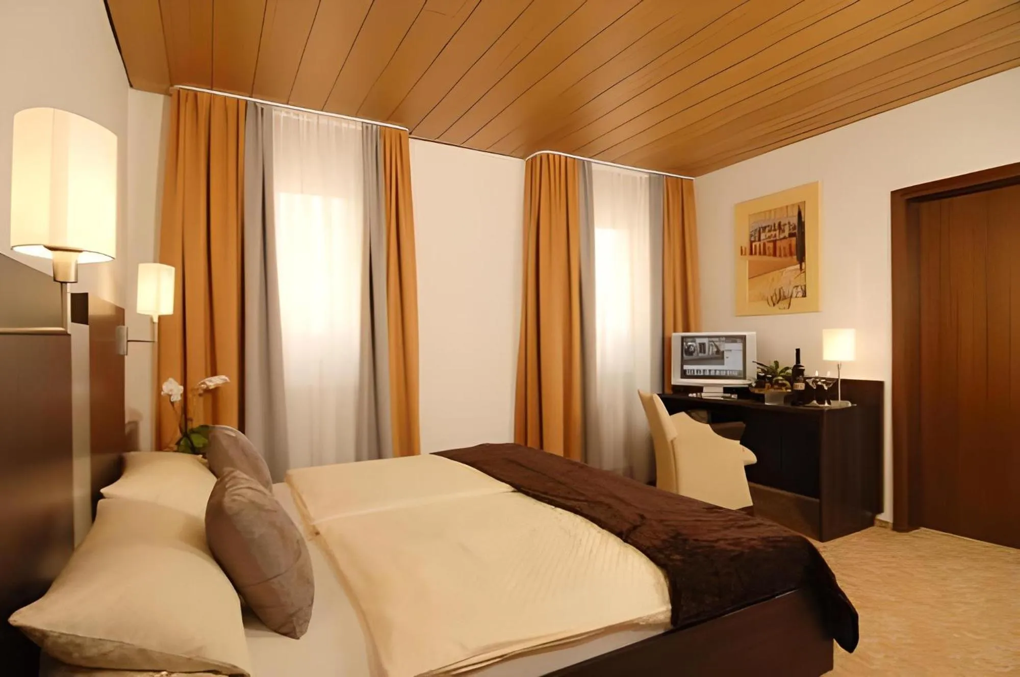 Bed in Adler Hotel Garni