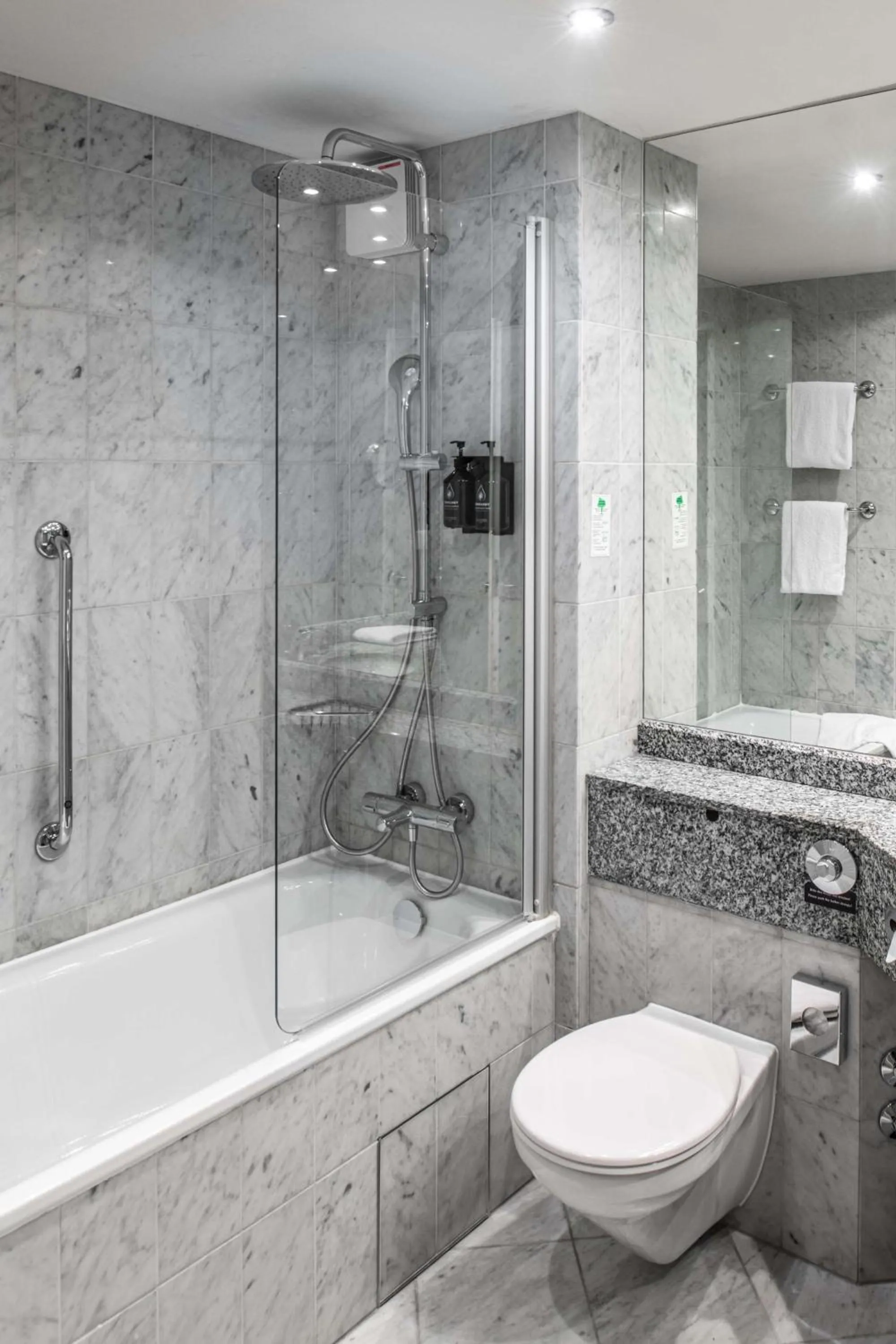 Bathroom in pentahotel Eisenach