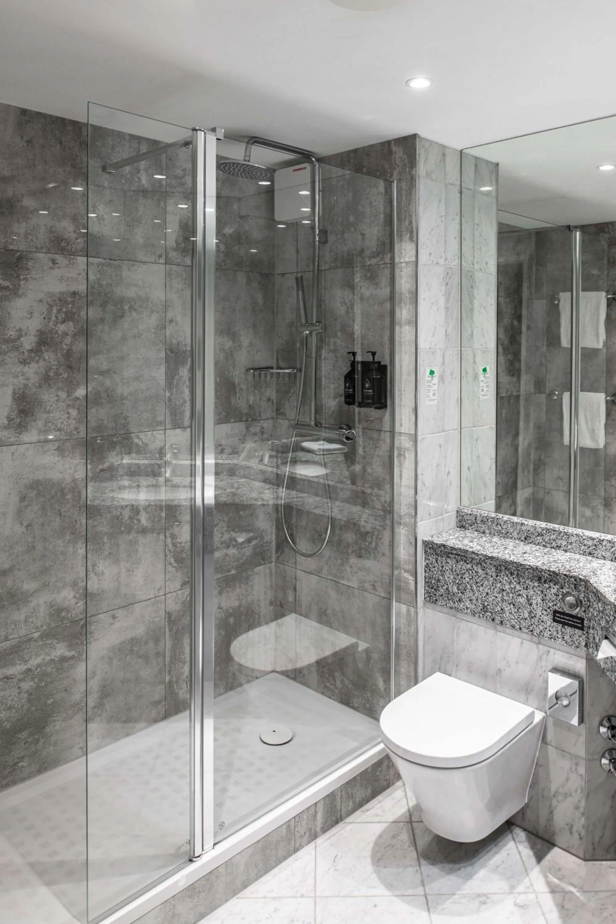 Bathroom in pentahotel Eisenach