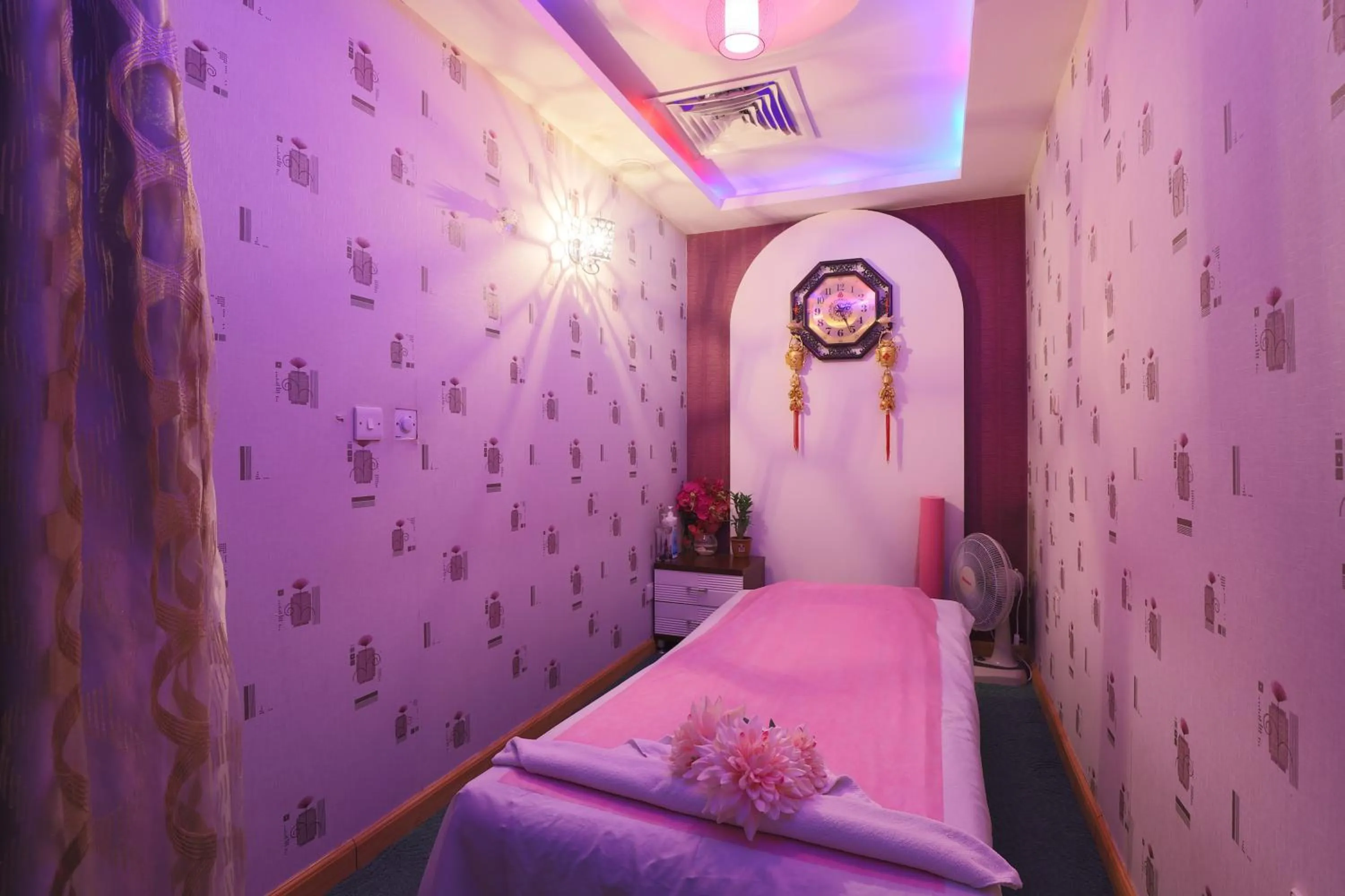 Spa and wellness centre/facilities, Bed in Eureka Hotel