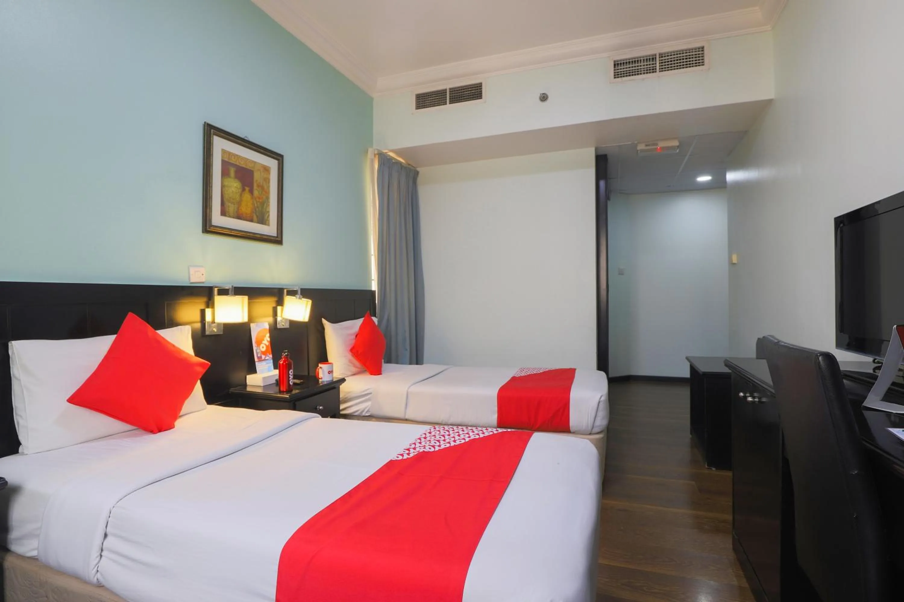 Bedroom, Bed in Eureka Hotel