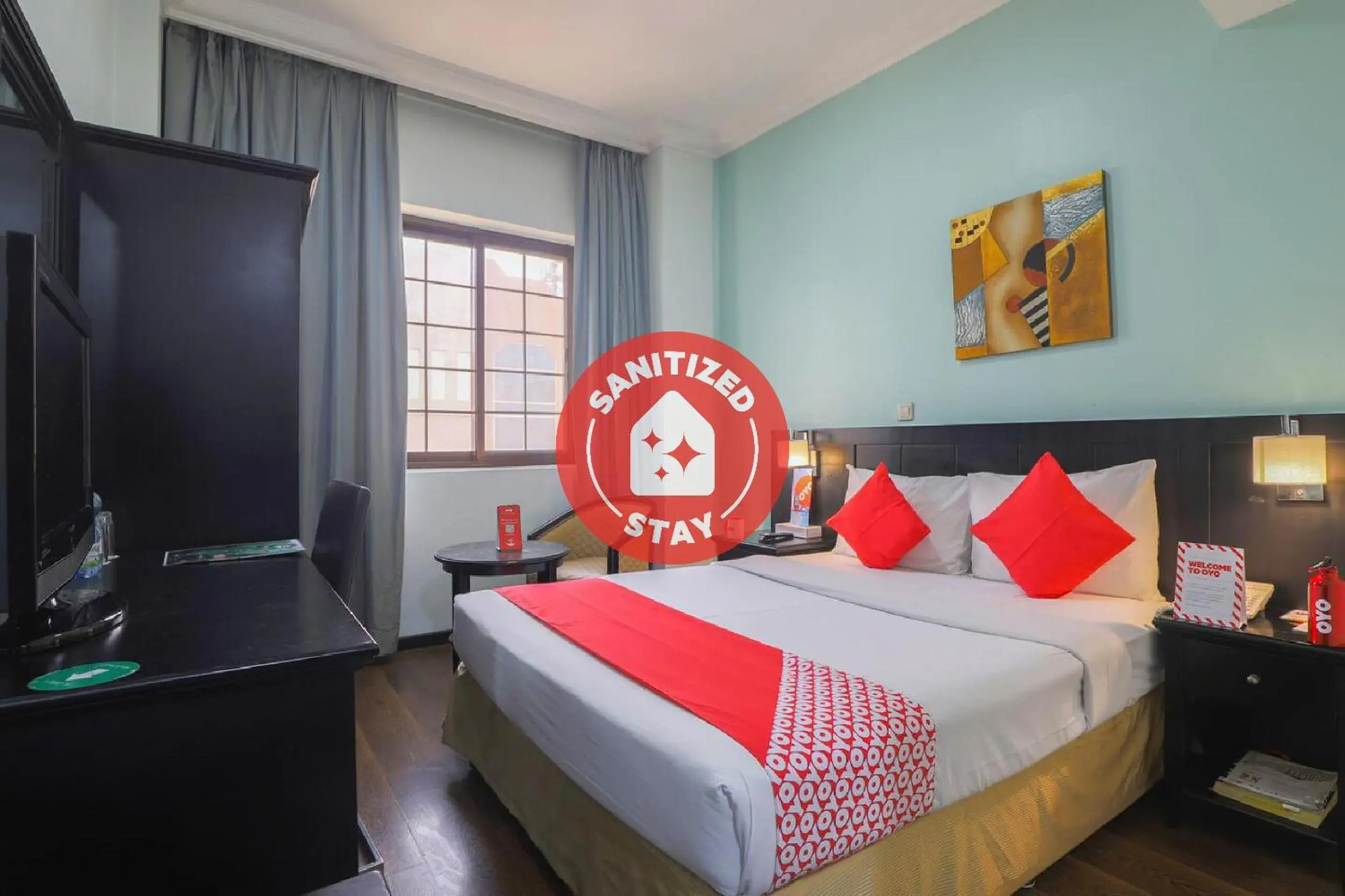 Logo/Certificate/Sign, Bed in Eureka Hotel Logo/Certificate/Sign, Bed in Eureka Hotel